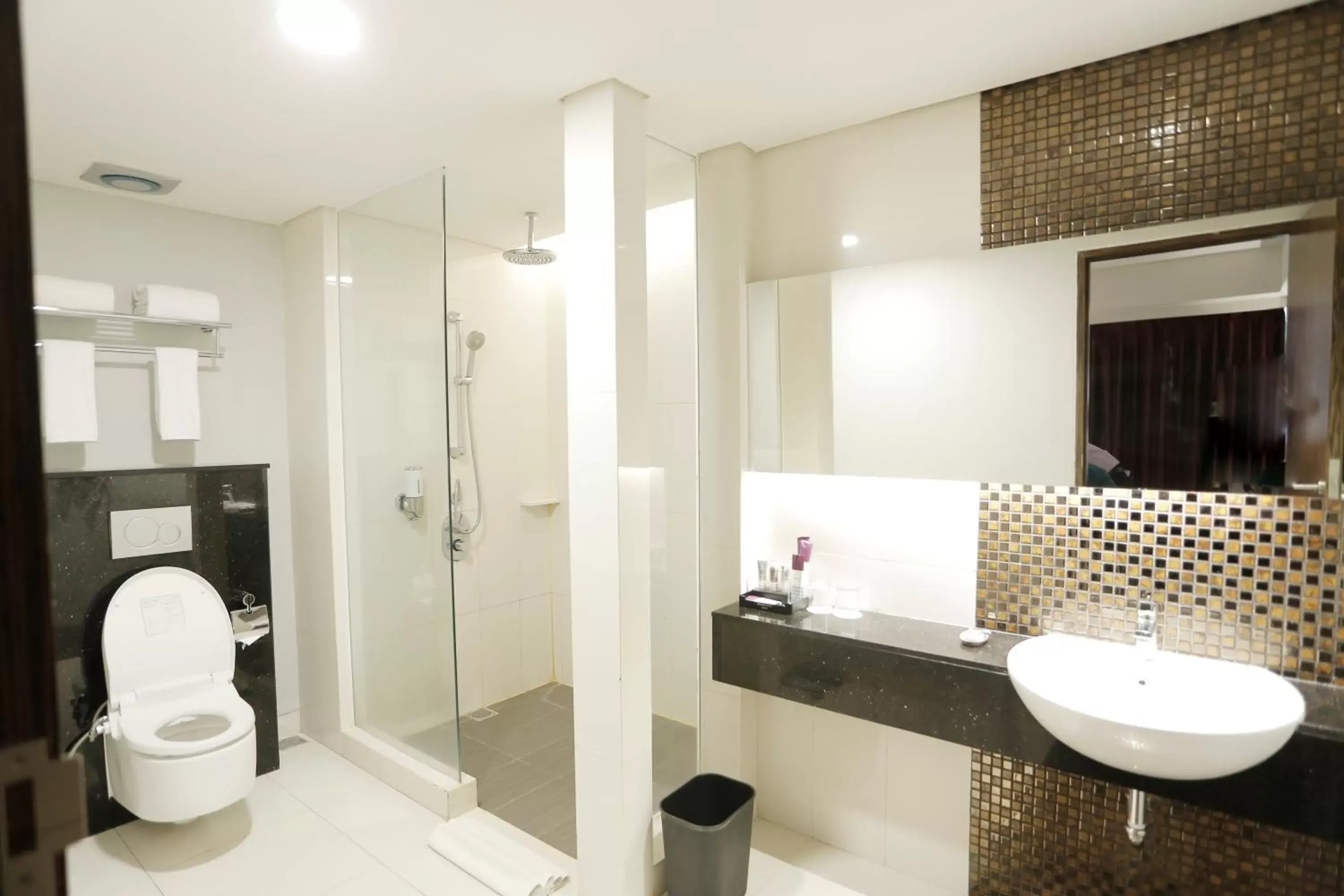 Bathroom in Mercure Padang