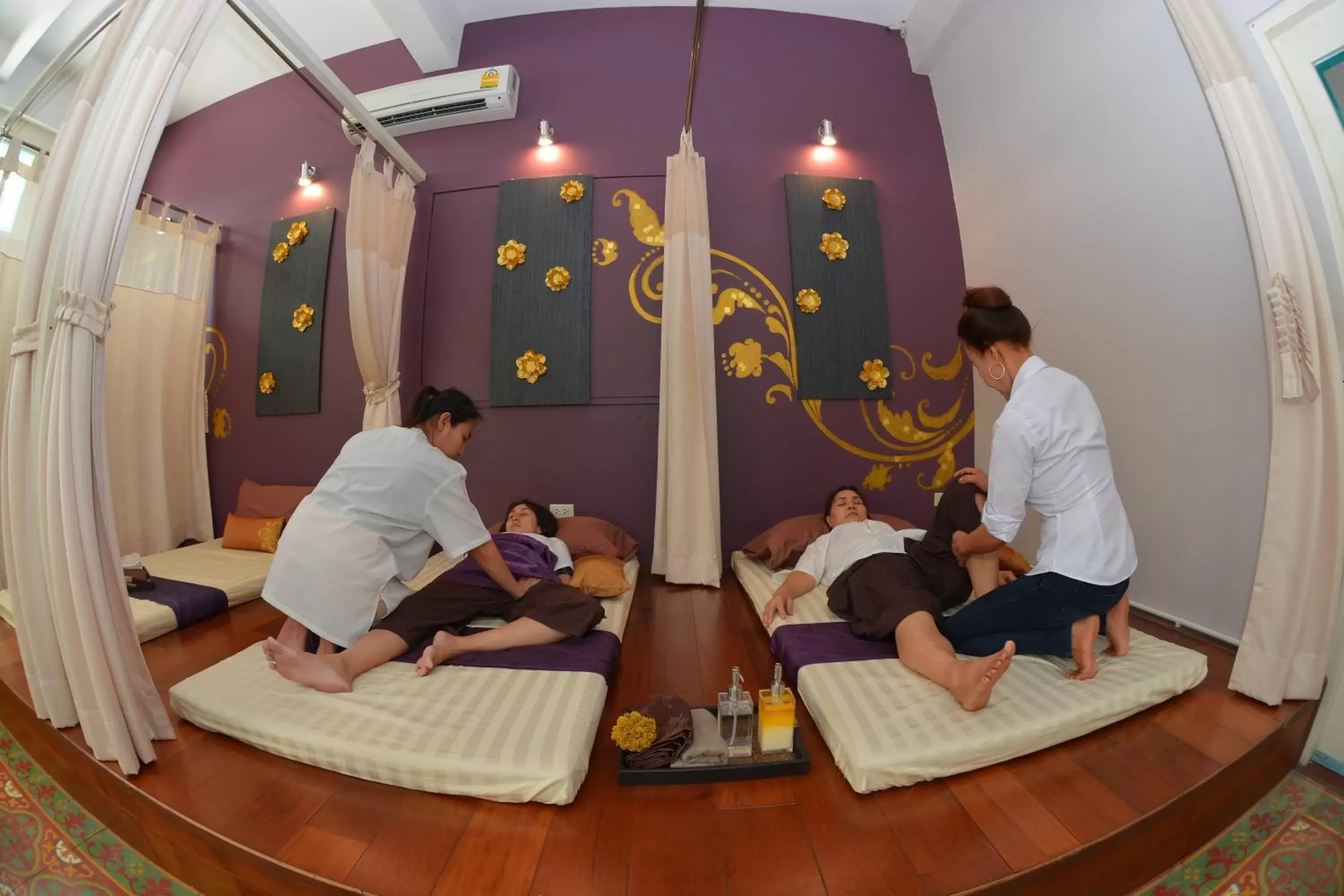 Massage in Sri Krungthep Hotel