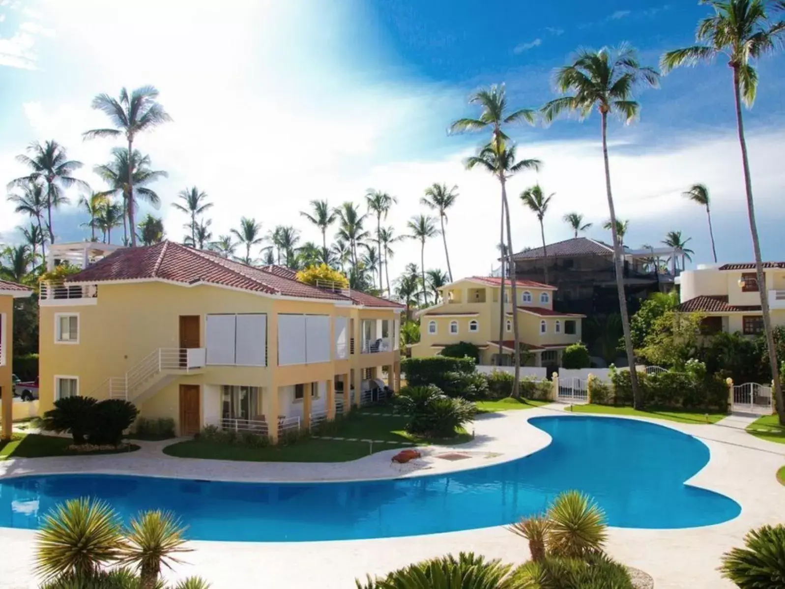 Swimming Pool in Villas Tropical Los Corales Beach & Spa