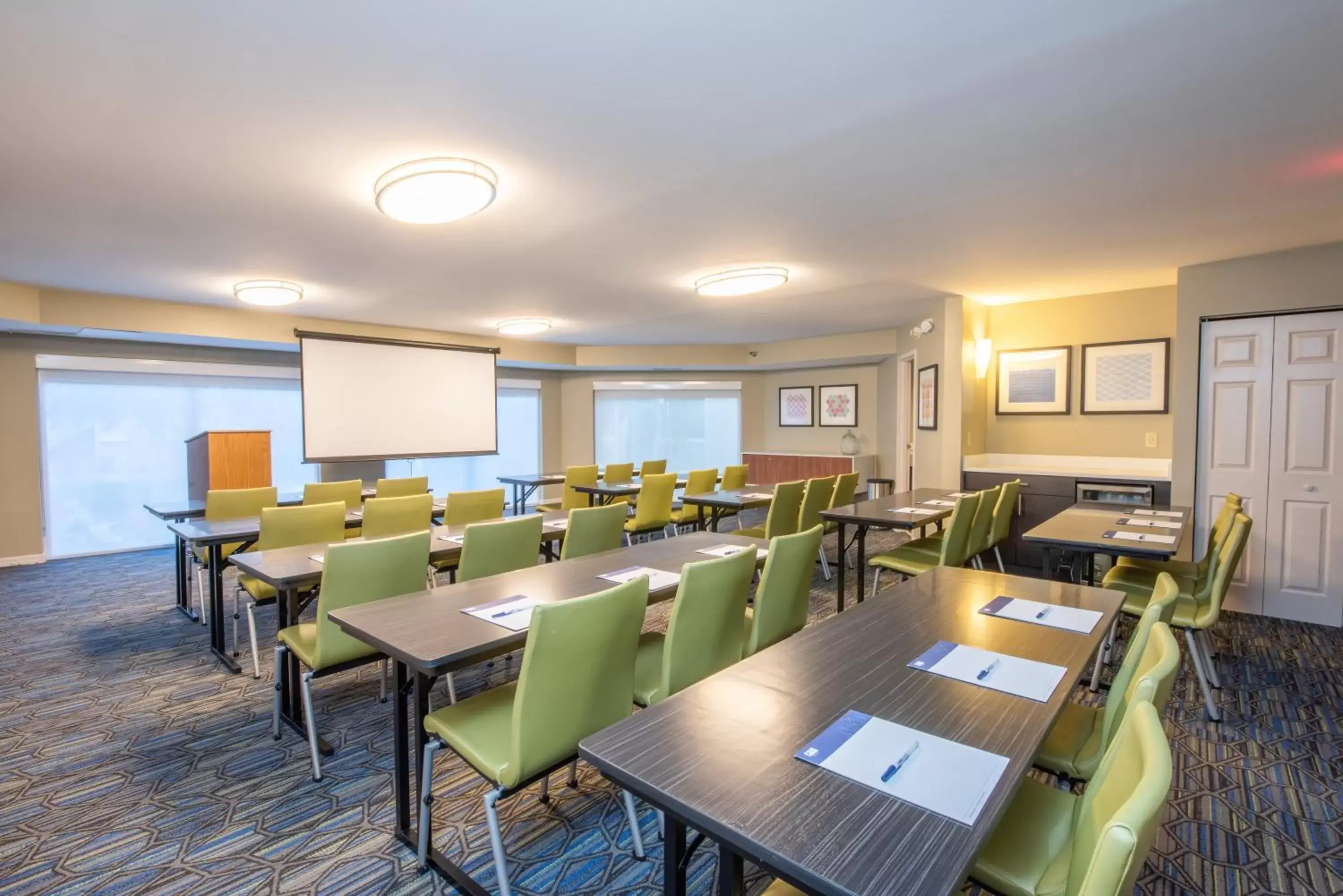 Meeting/conference room in Holiday Inn Express Hotel & Suites Bradenton West, an IHG Hotel