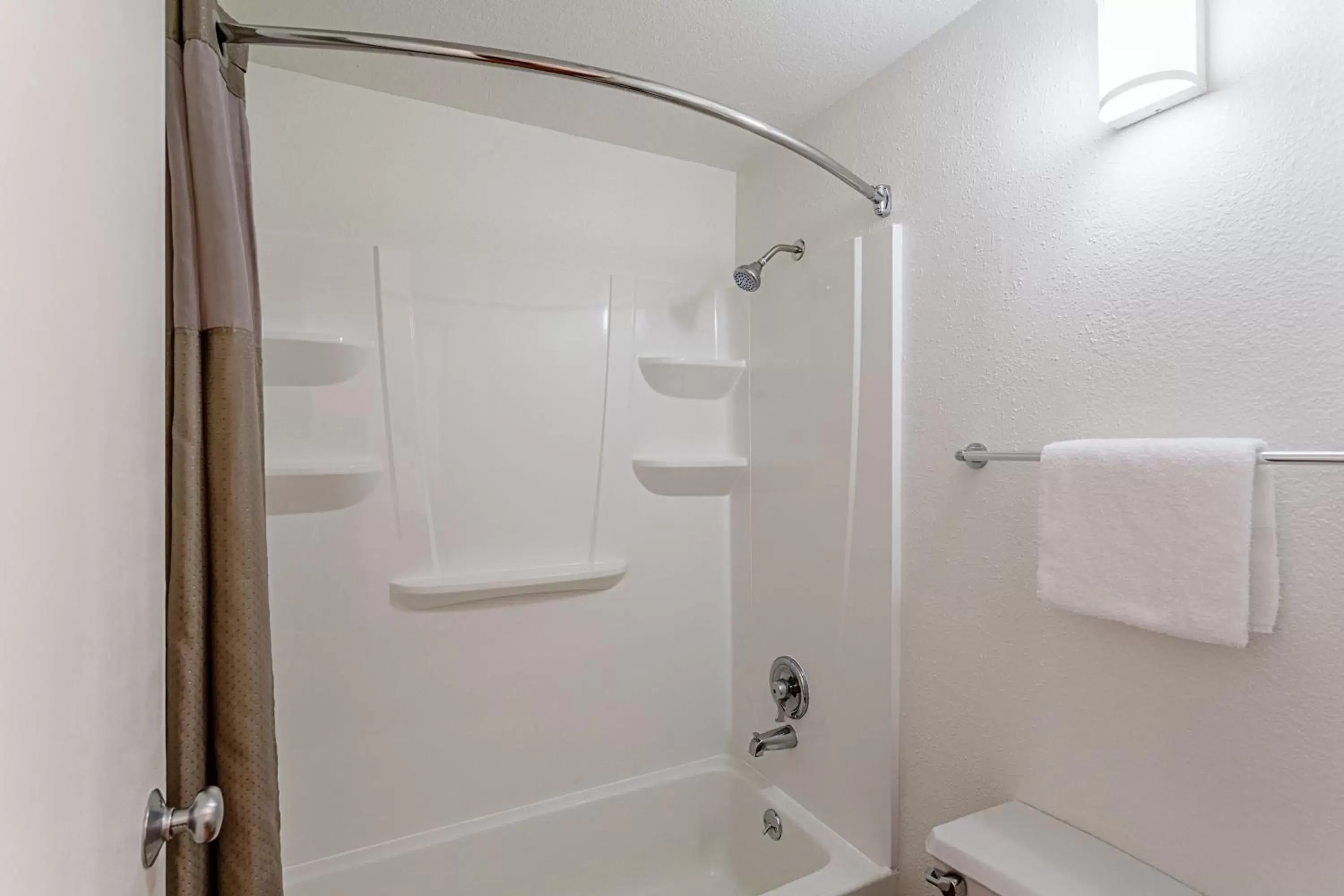 Bathroom in Motel 6-Richland, WA