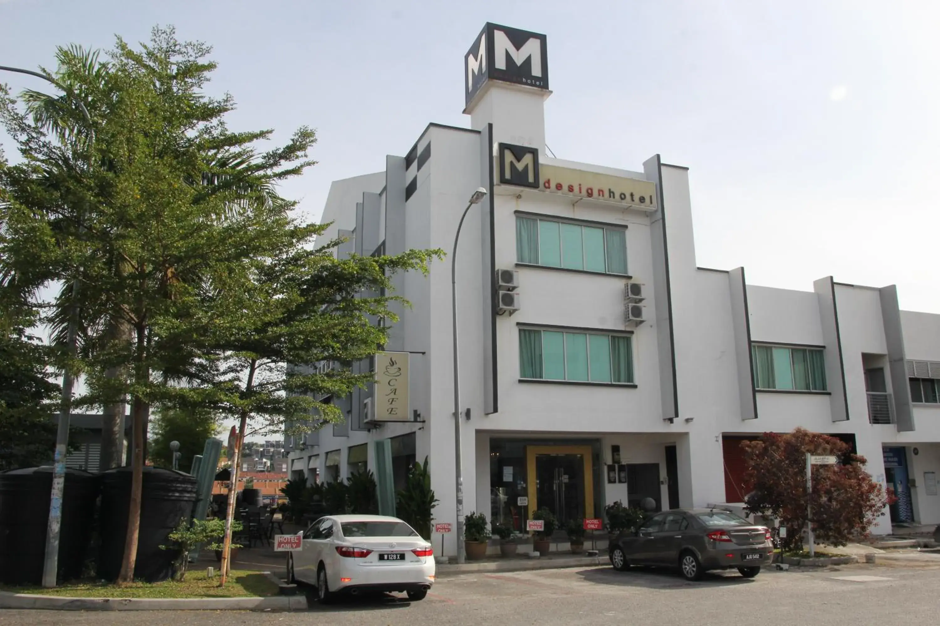 Facade/entrance, Property Building in M Design Hotel Seri Kembangan
