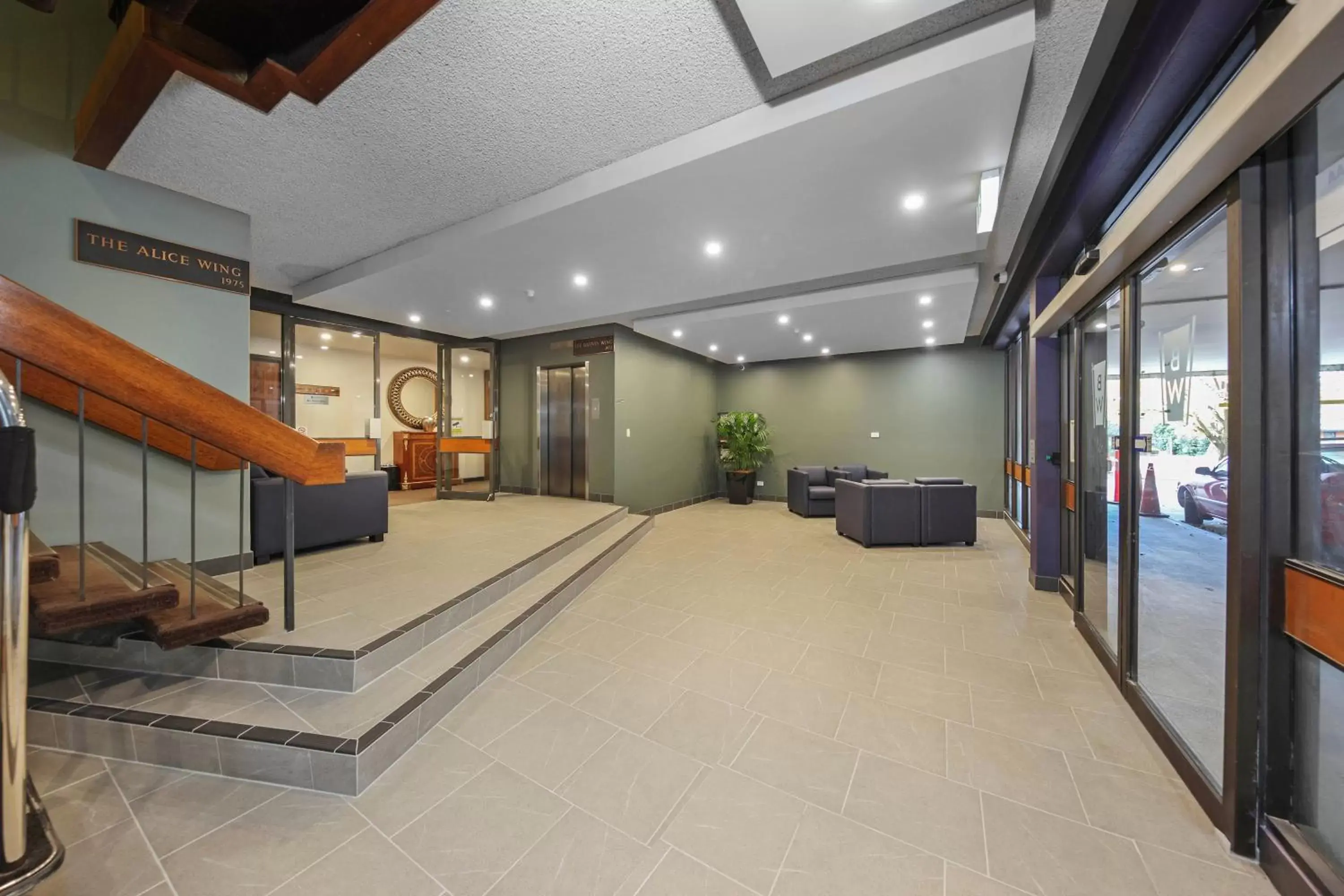 Lobby/Reception in Belconnen Way Hotel & Serviced Apartments