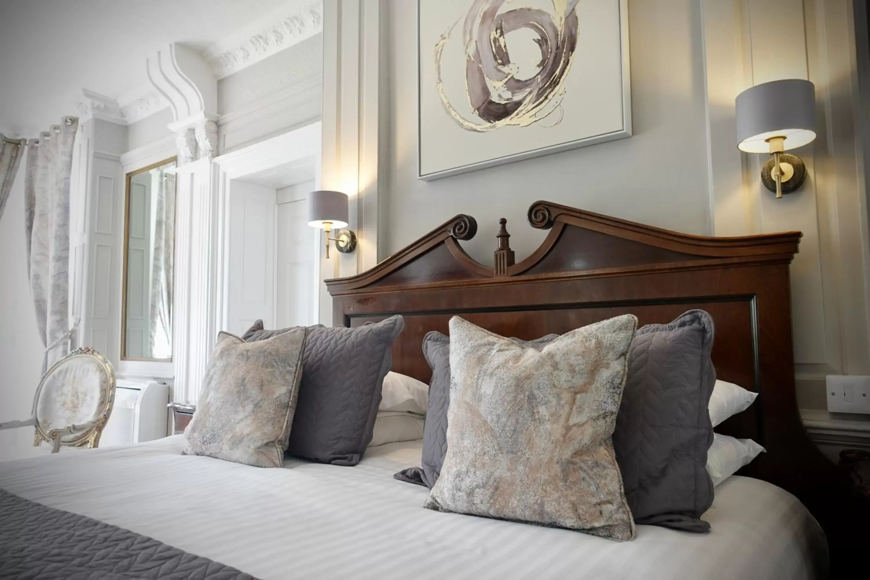 Bedroom, Bed in Cley Hall