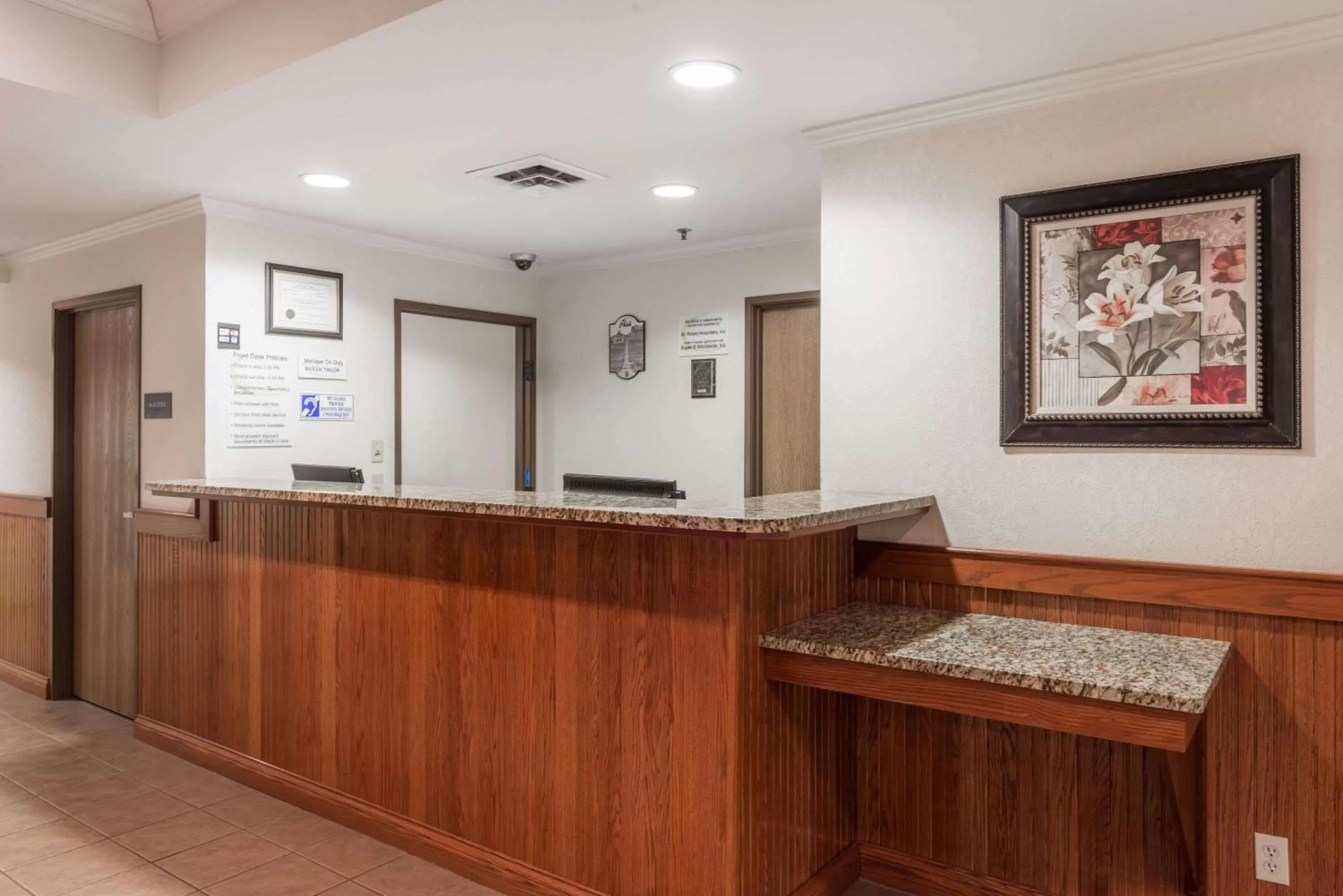 Lobby or reception in Super 8 by Wyndham St Robert Ft Leonard Wood Area