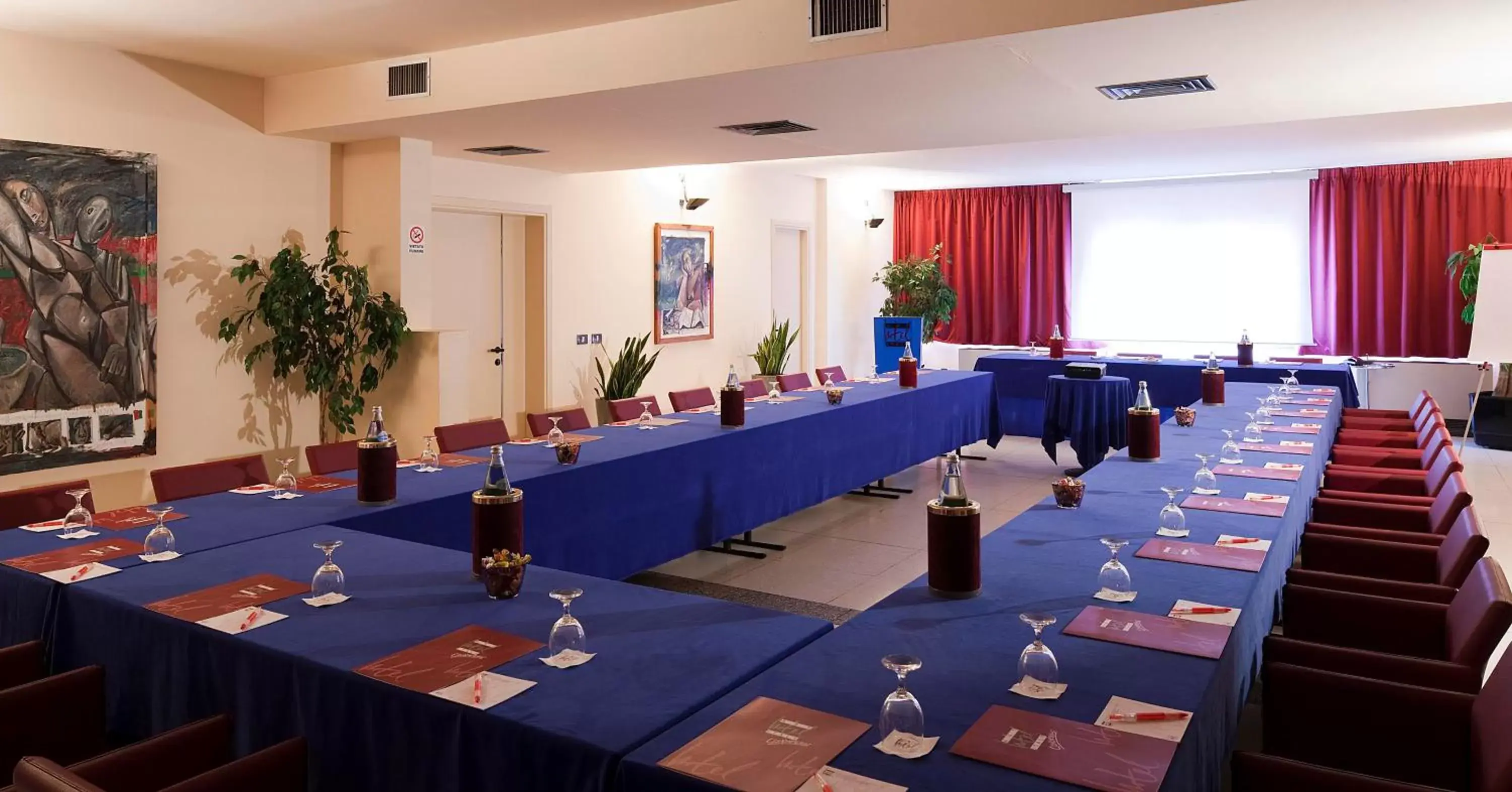 Business facilities in Art Hotel Museo