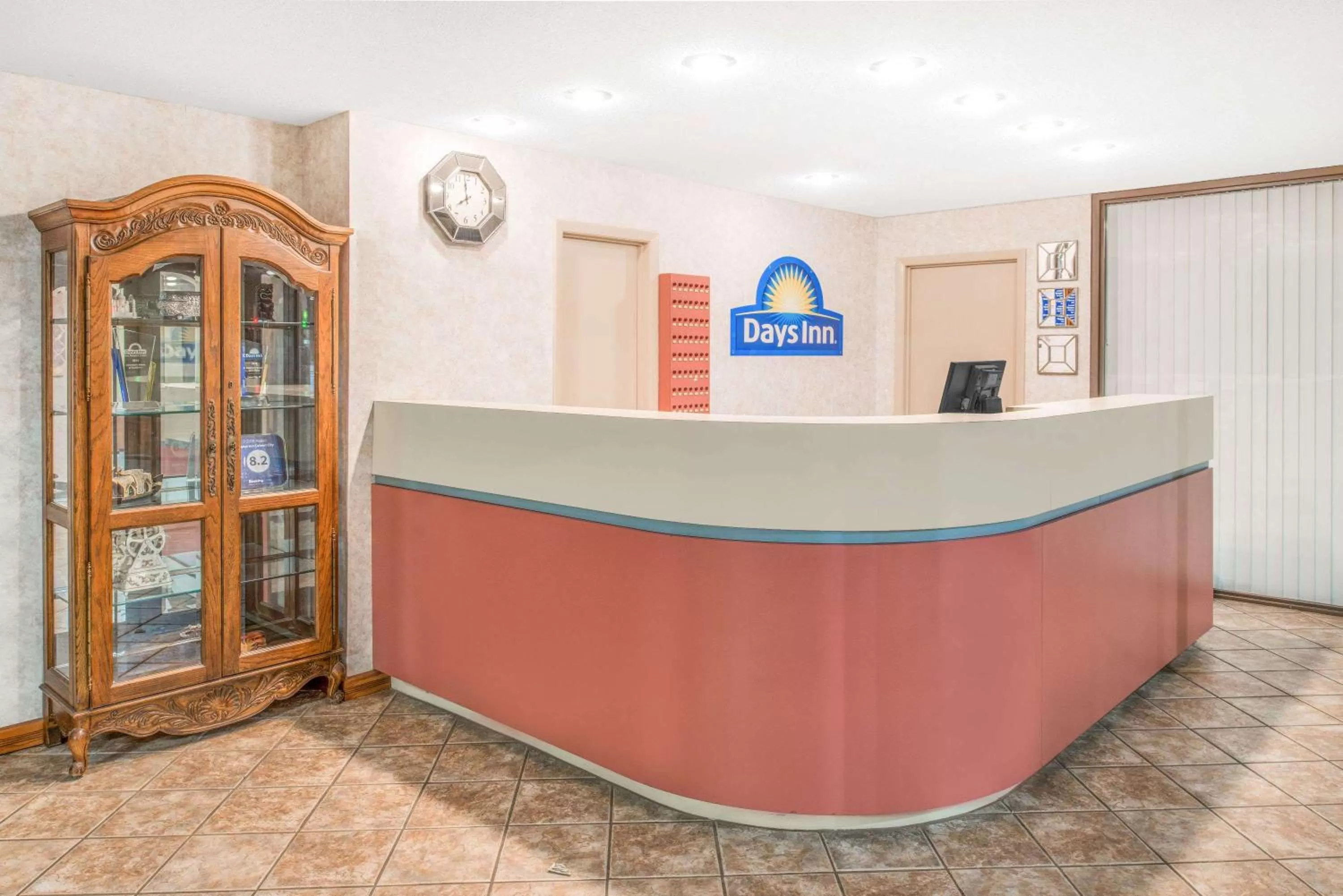 Lobby or reception in Days Inn by Wyndham Calvert City - Paducah East