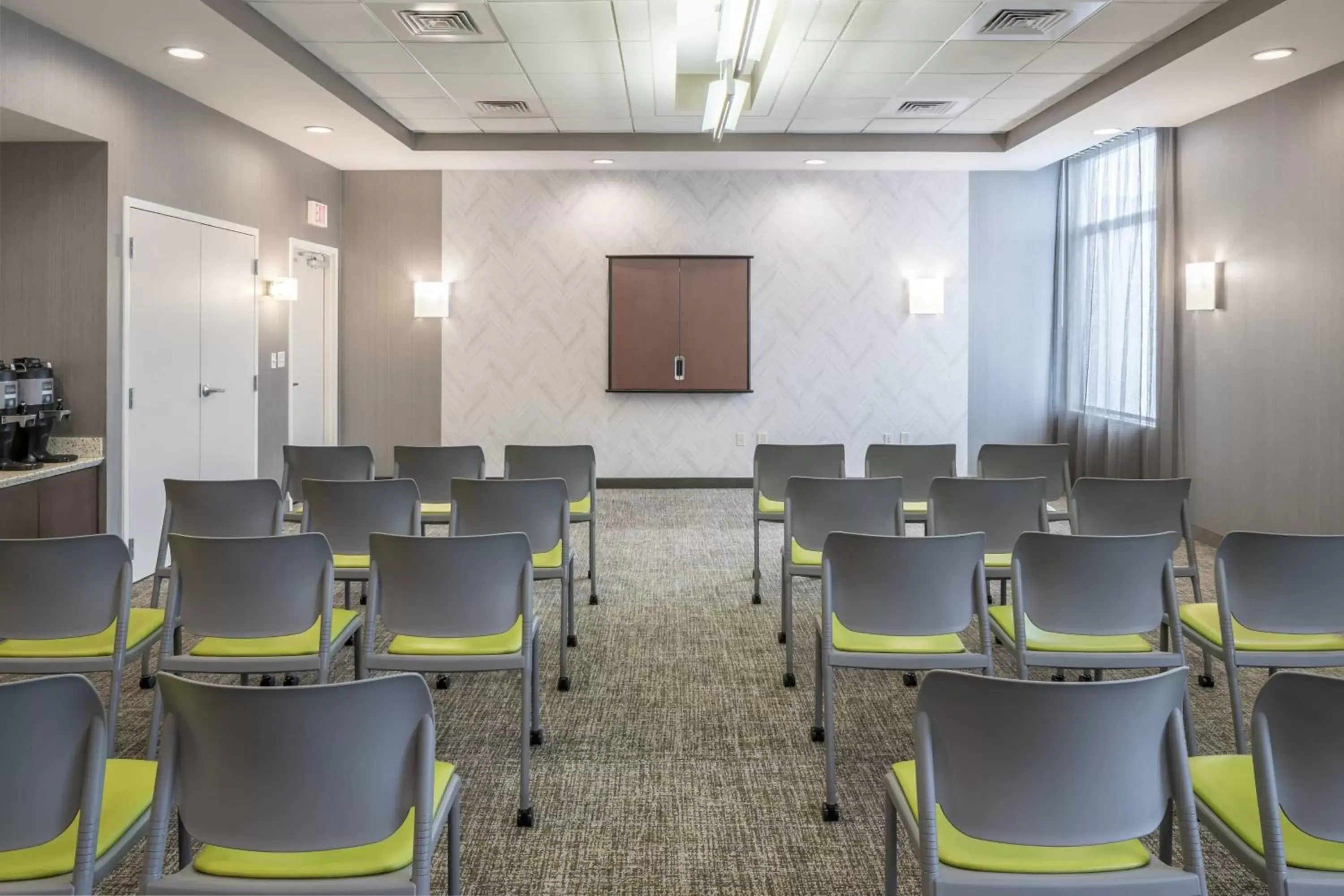 Meeting/conference room in SpringHill Suites Alexandria Southwest