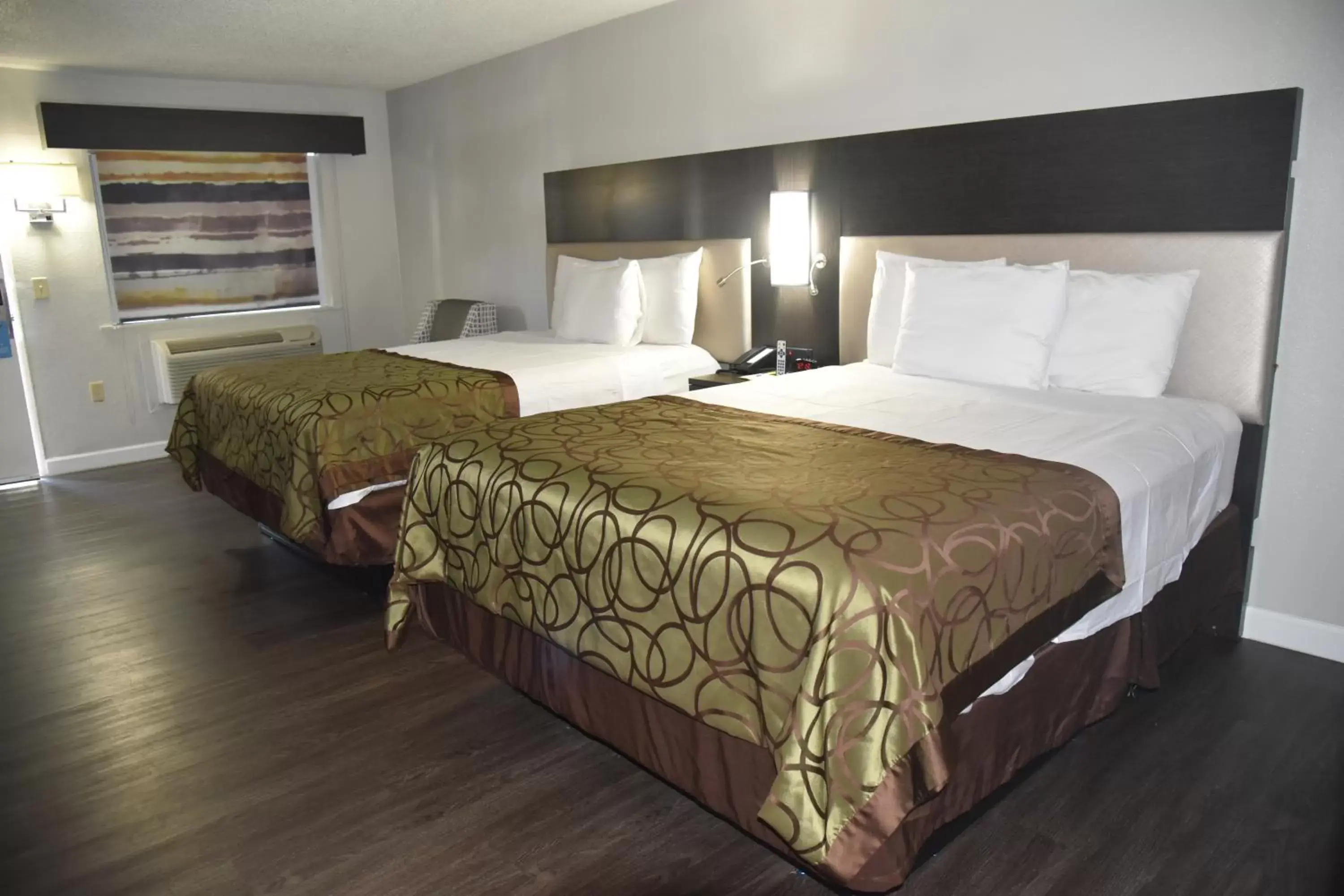 Bed in Days Inn by Wyndham Goose Creek