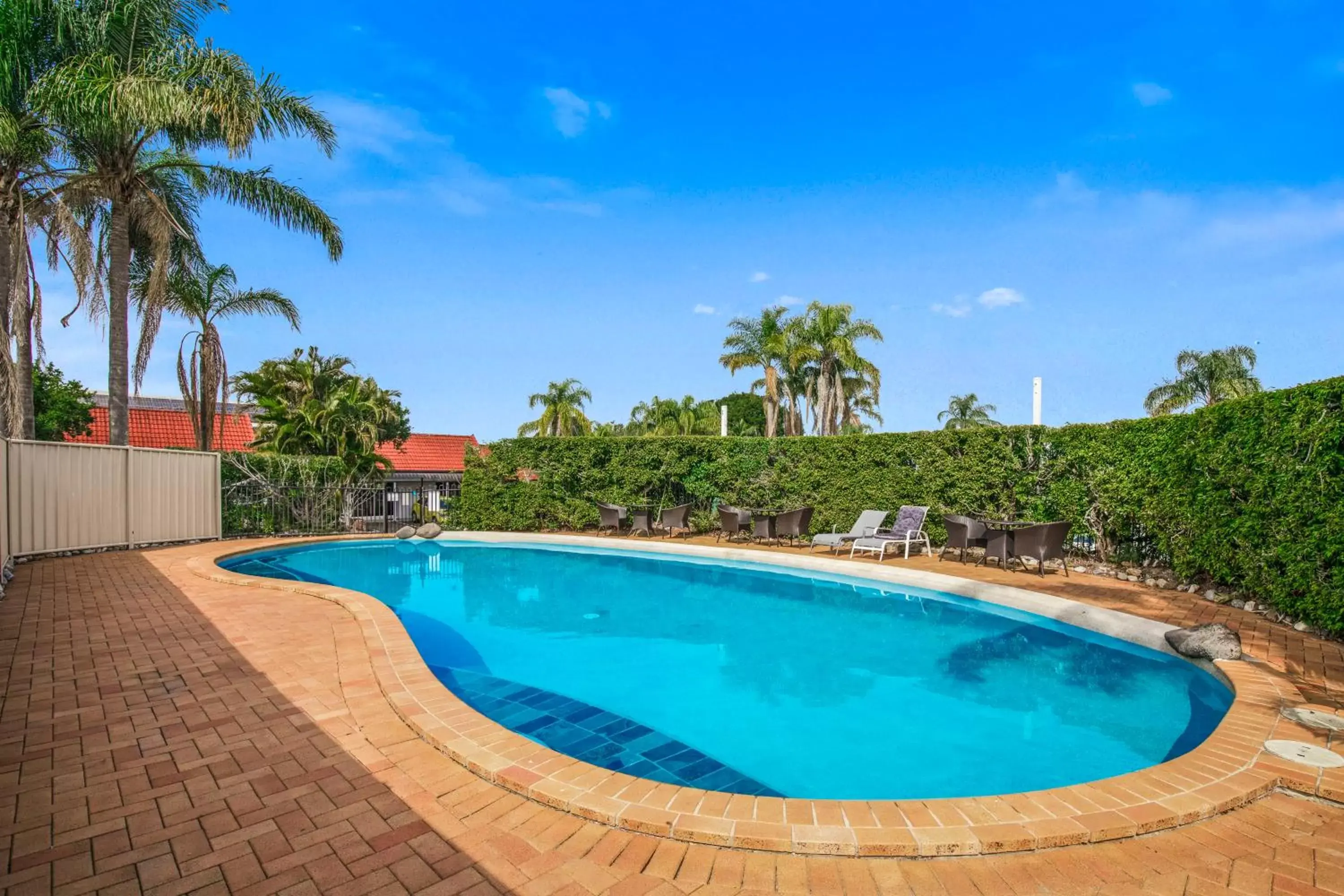 Swimming pool in Comfort Inn North Brisbane Swimming pool in Comfort Inn North Brisbane