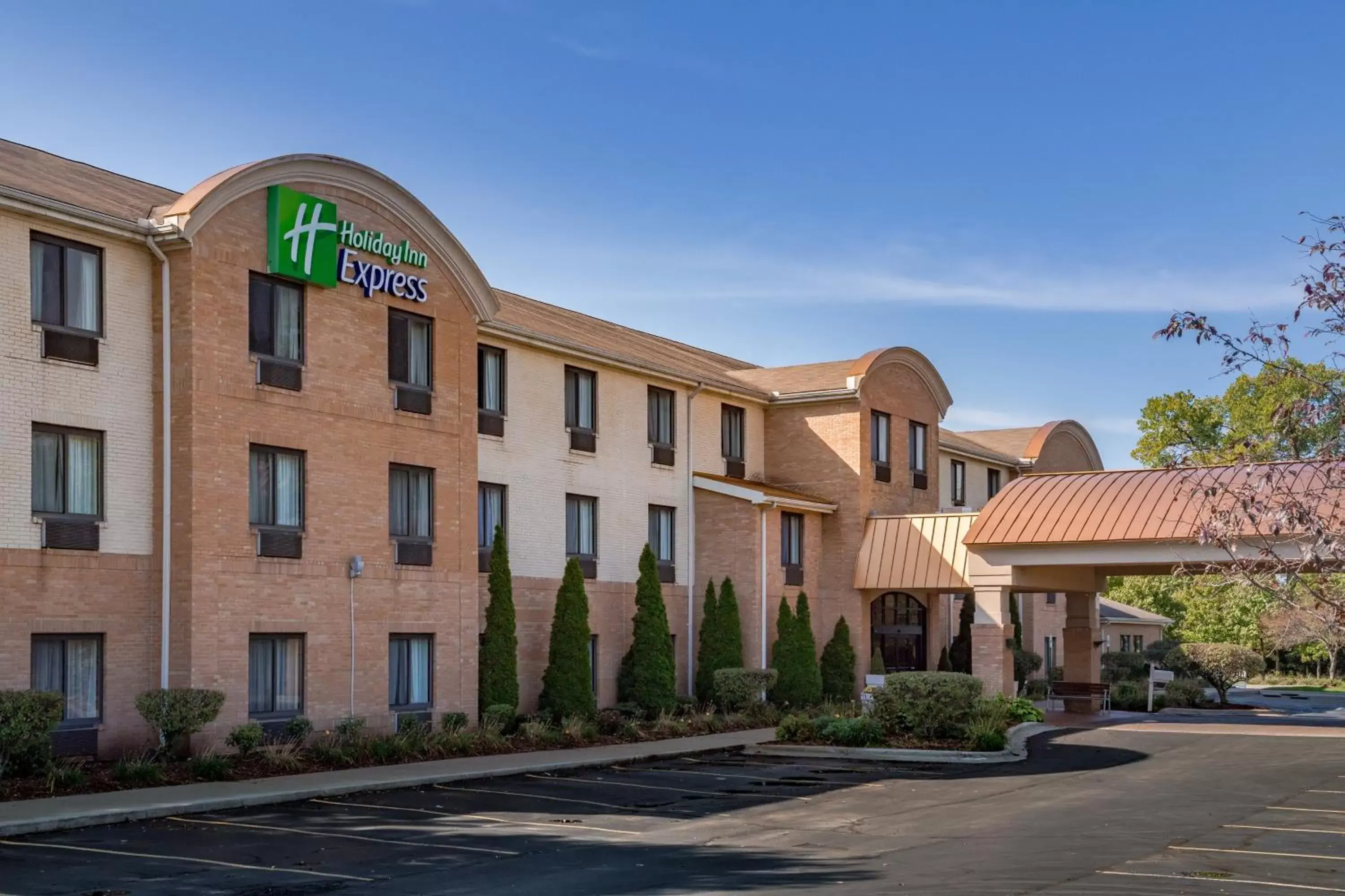 Property Building in Holiday Inn Express Hotel & Suites Canton, an IHG Hotel