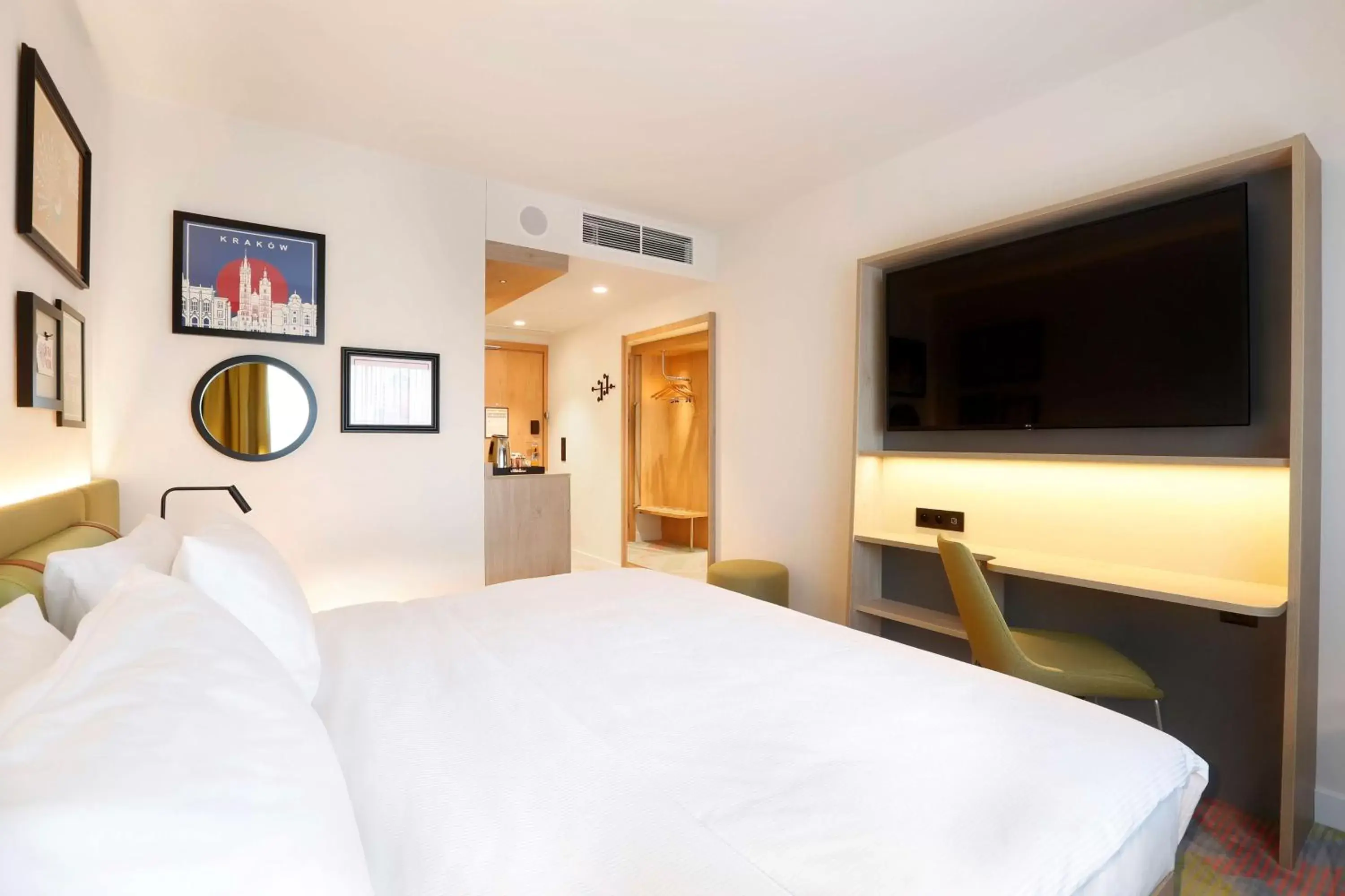 Bedroom, Bed in Hampton by Hilton Krakow Airport