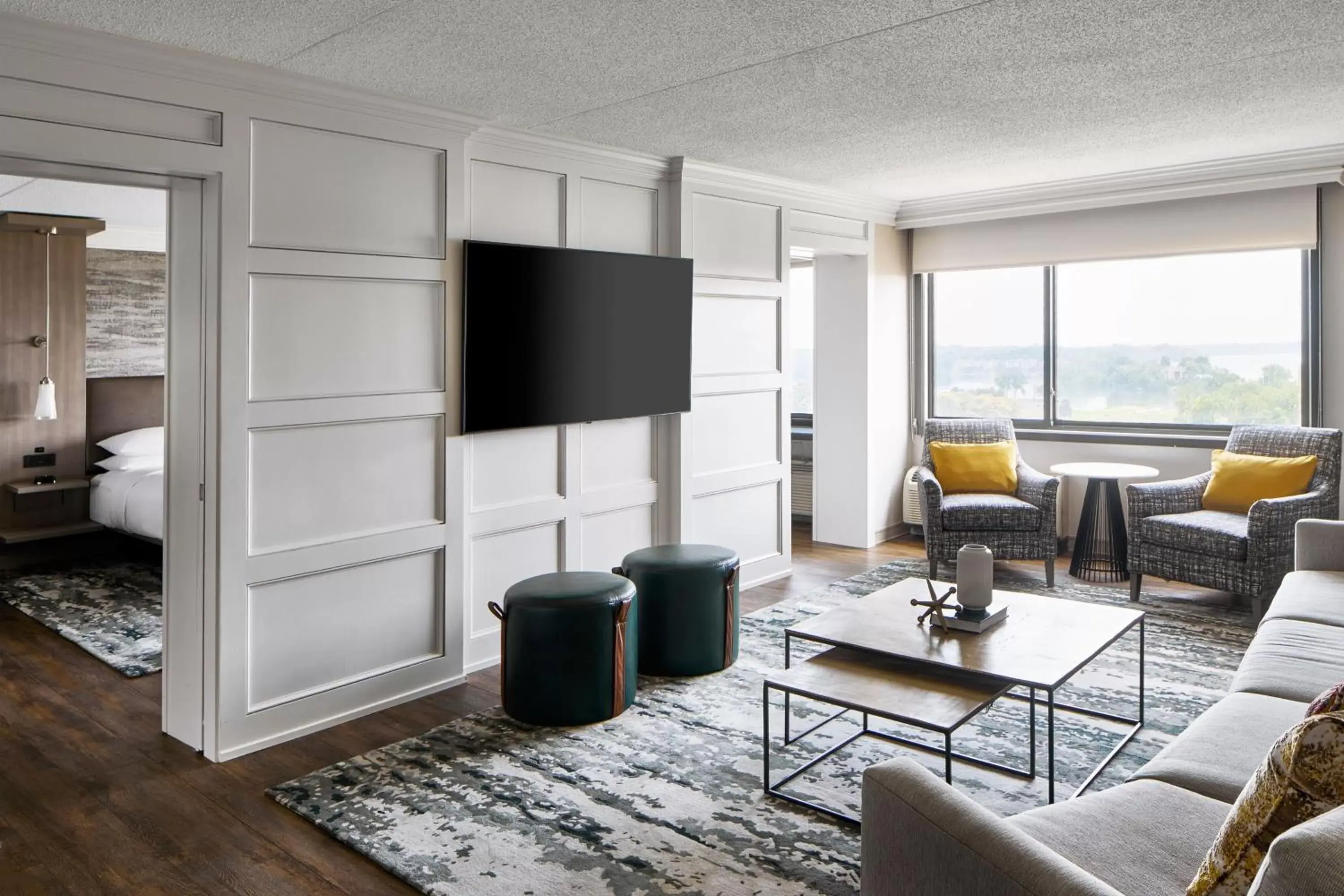 Photo of the whole room, TV/Entertainment Center in Ann Arbor Marriott Ypsilanti at Eagle Crest