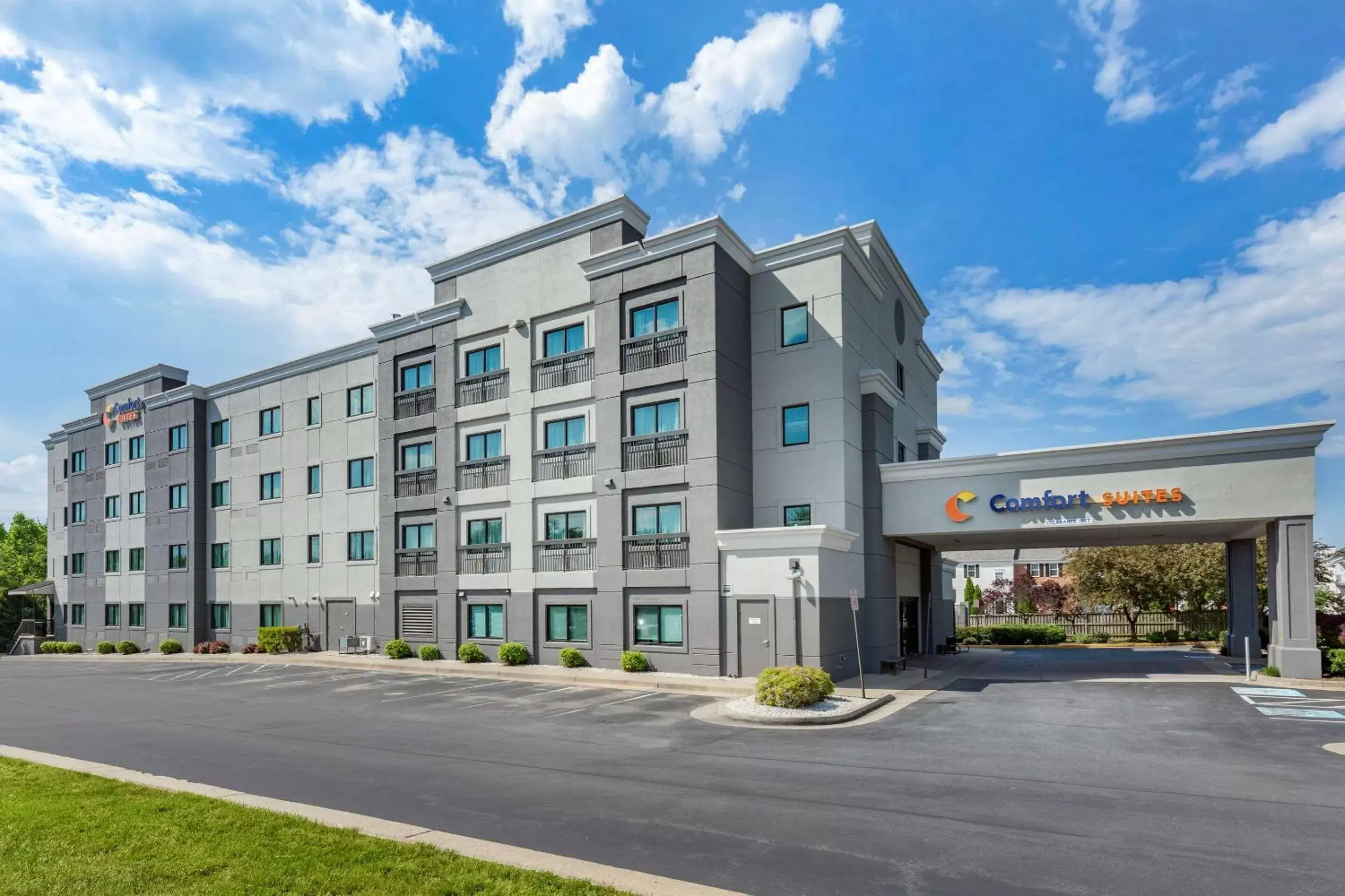 Property Building in Comfort Suites