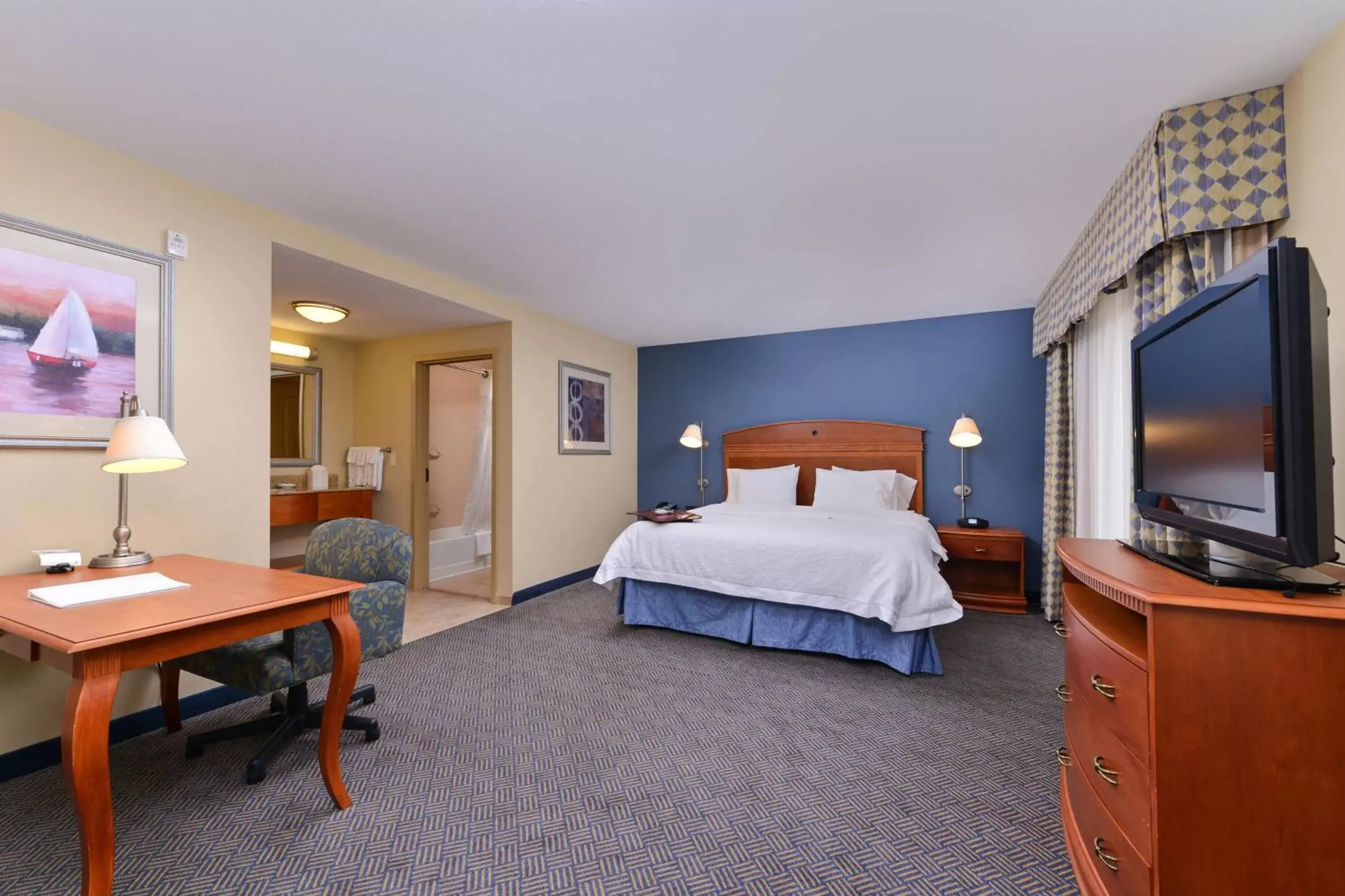 Bed in Hampton Inn Evanston