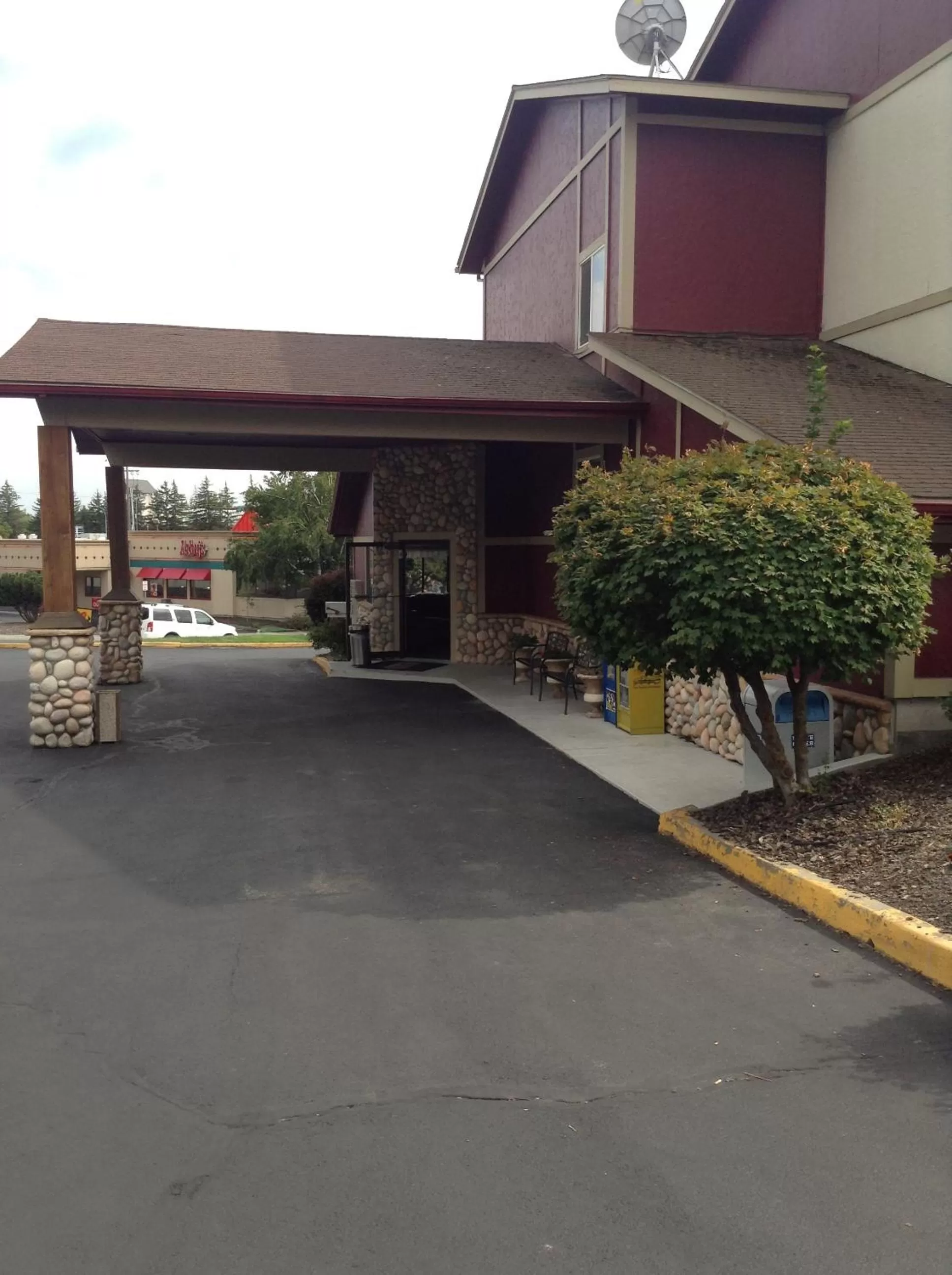 Facade/entrance in FairBridge Inn & Suites Moscow - Pullman