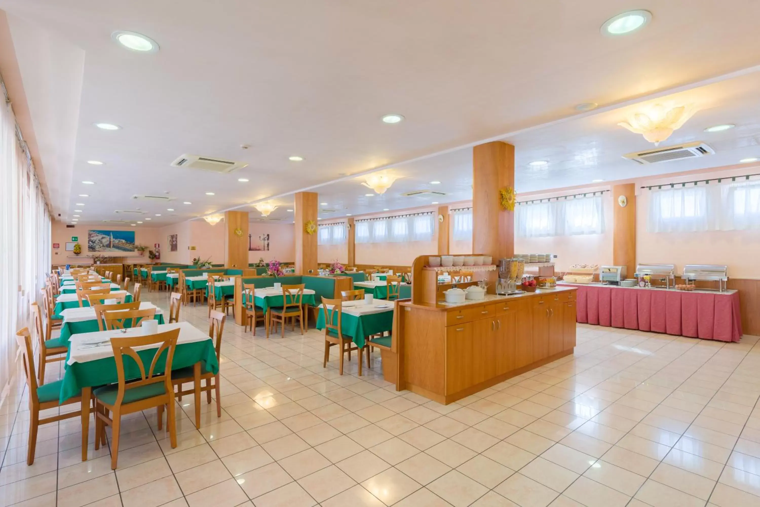 Restaurant/Places to Eat in Hotel Palladio