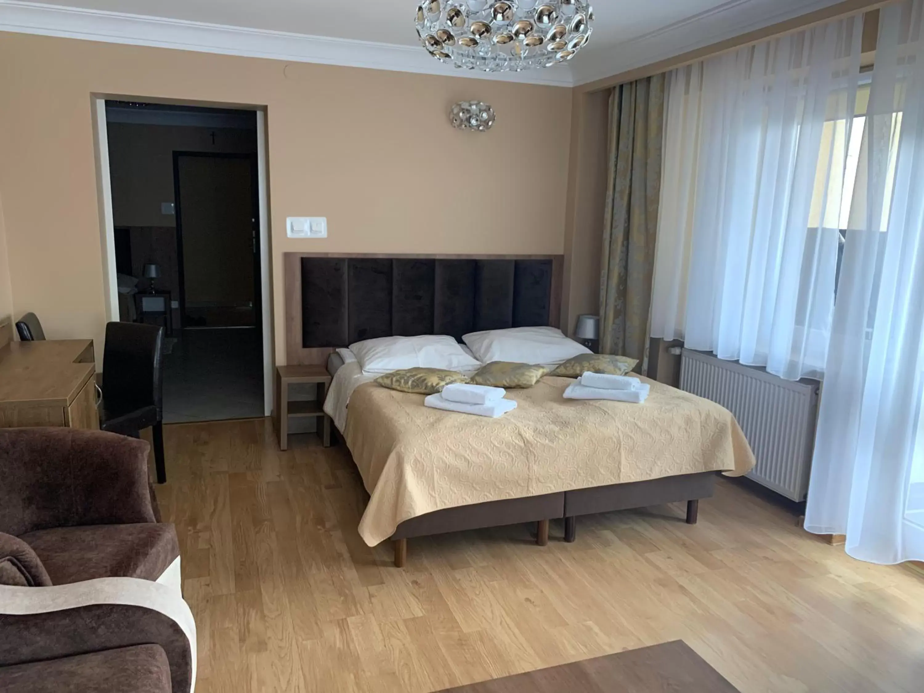 Superior Studio in Stratos Superior Studio in Stratos