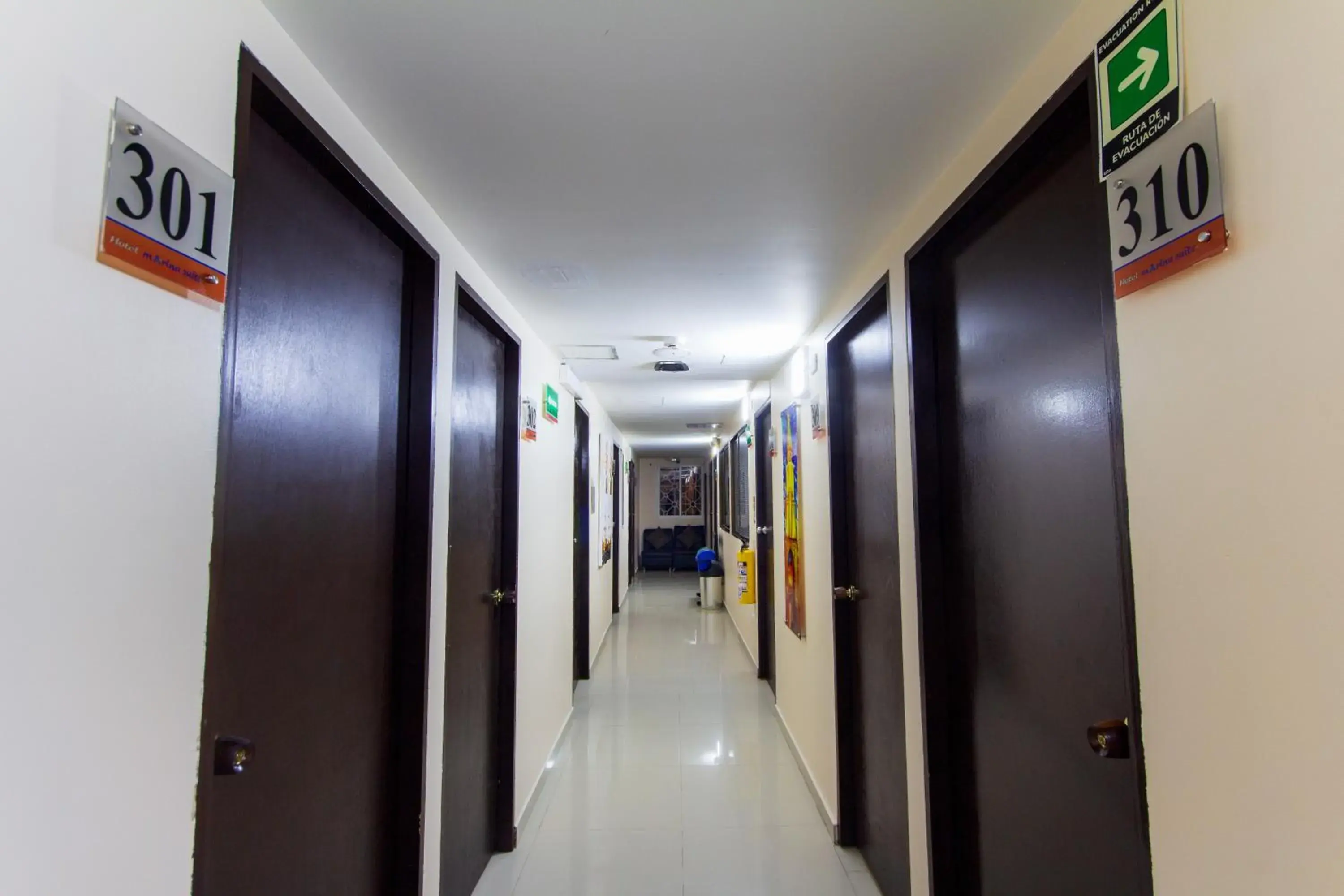 Area and facilities in Hotel Marina Suites By GEH Suites