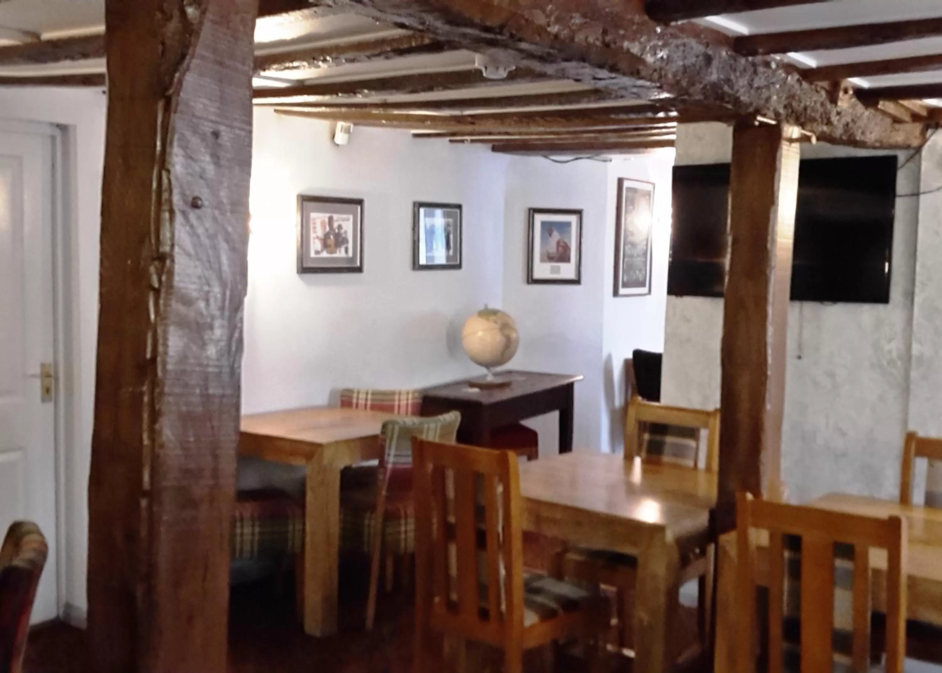 Restaurant/places to eat in Old George Hotel