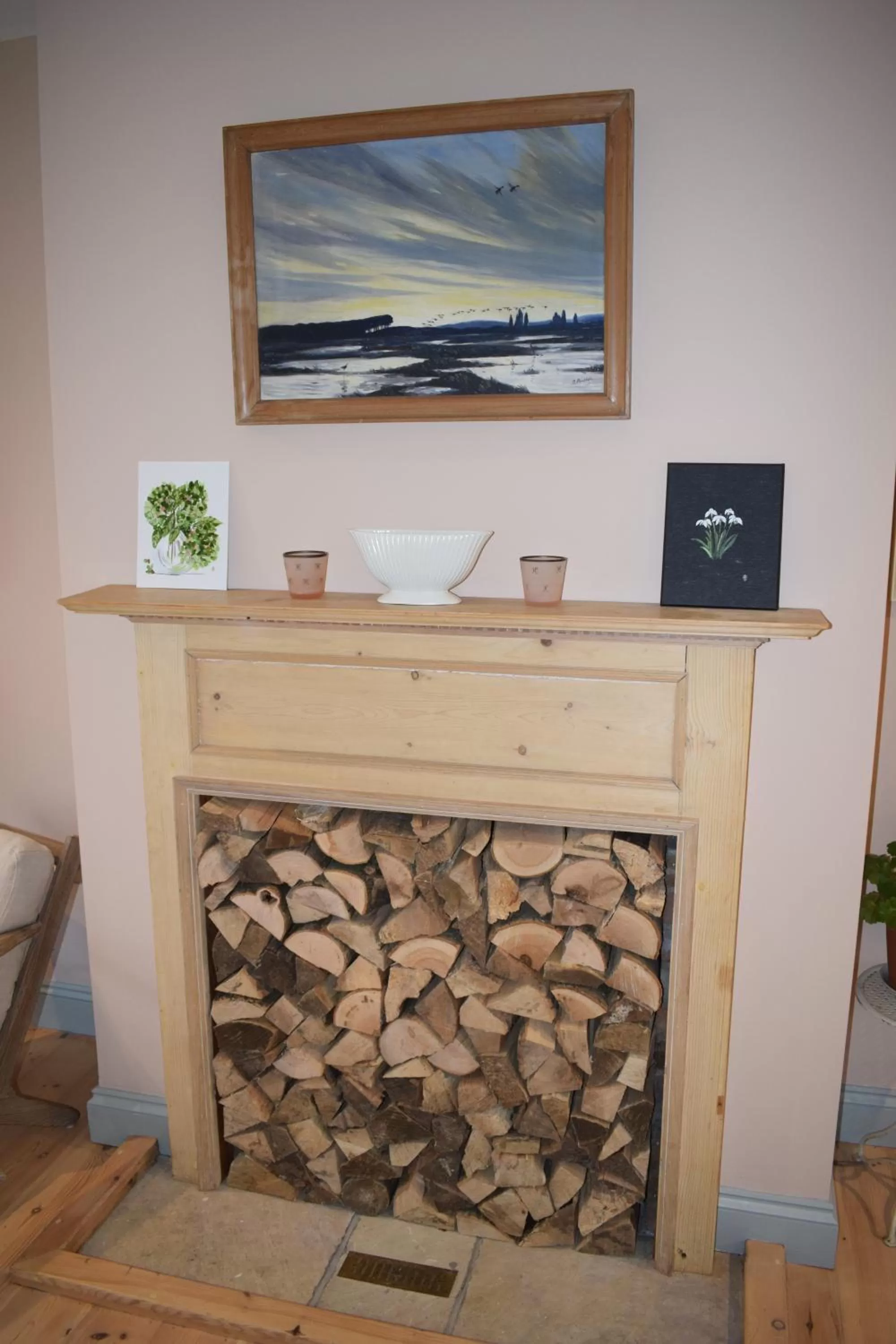 Living room, TV/Entertainment Center in River View