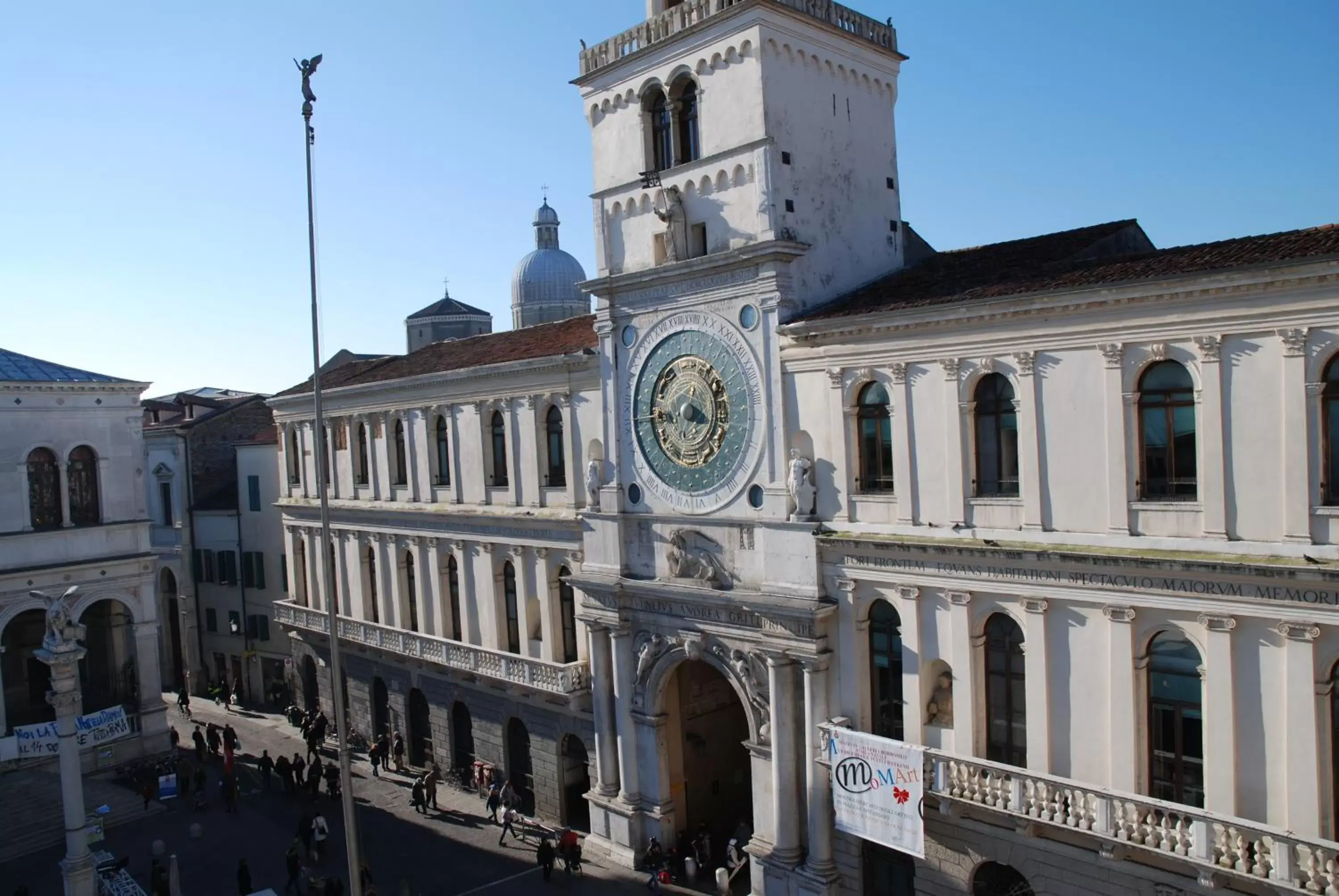 Facade/entrance, Property Building in Diamantino Town House