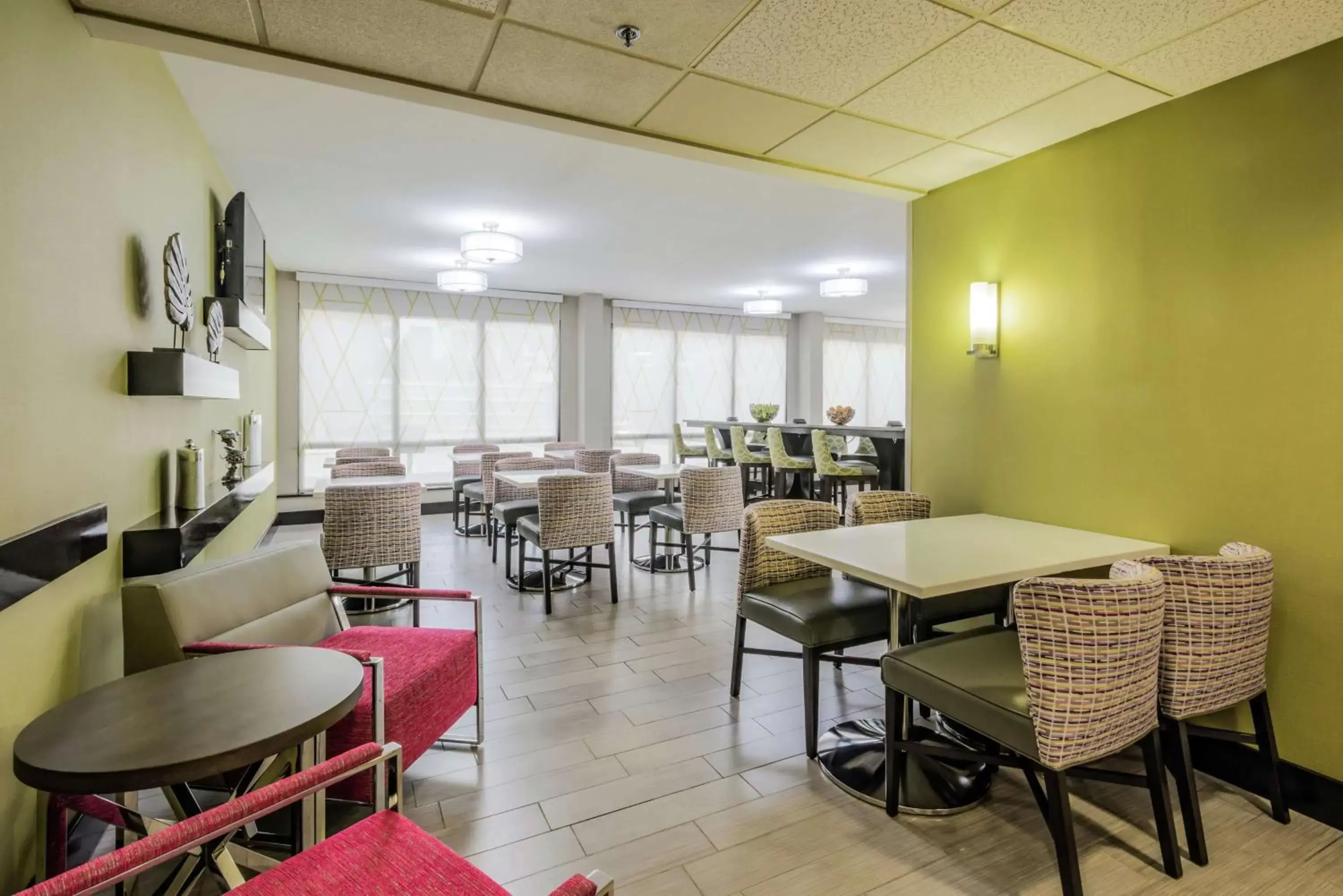 Dining area, Restaurant/Places to Eat in Hampton Inn Tampa International Airport/Westshore