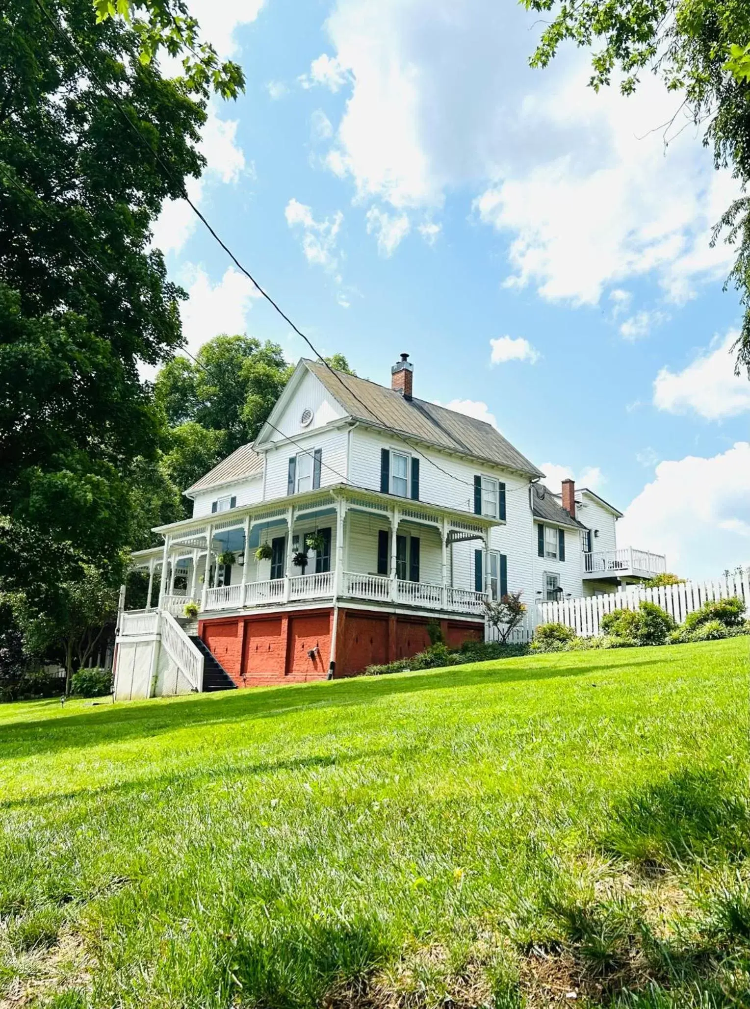 Property Building in The Claiborne Bed and Breakfast