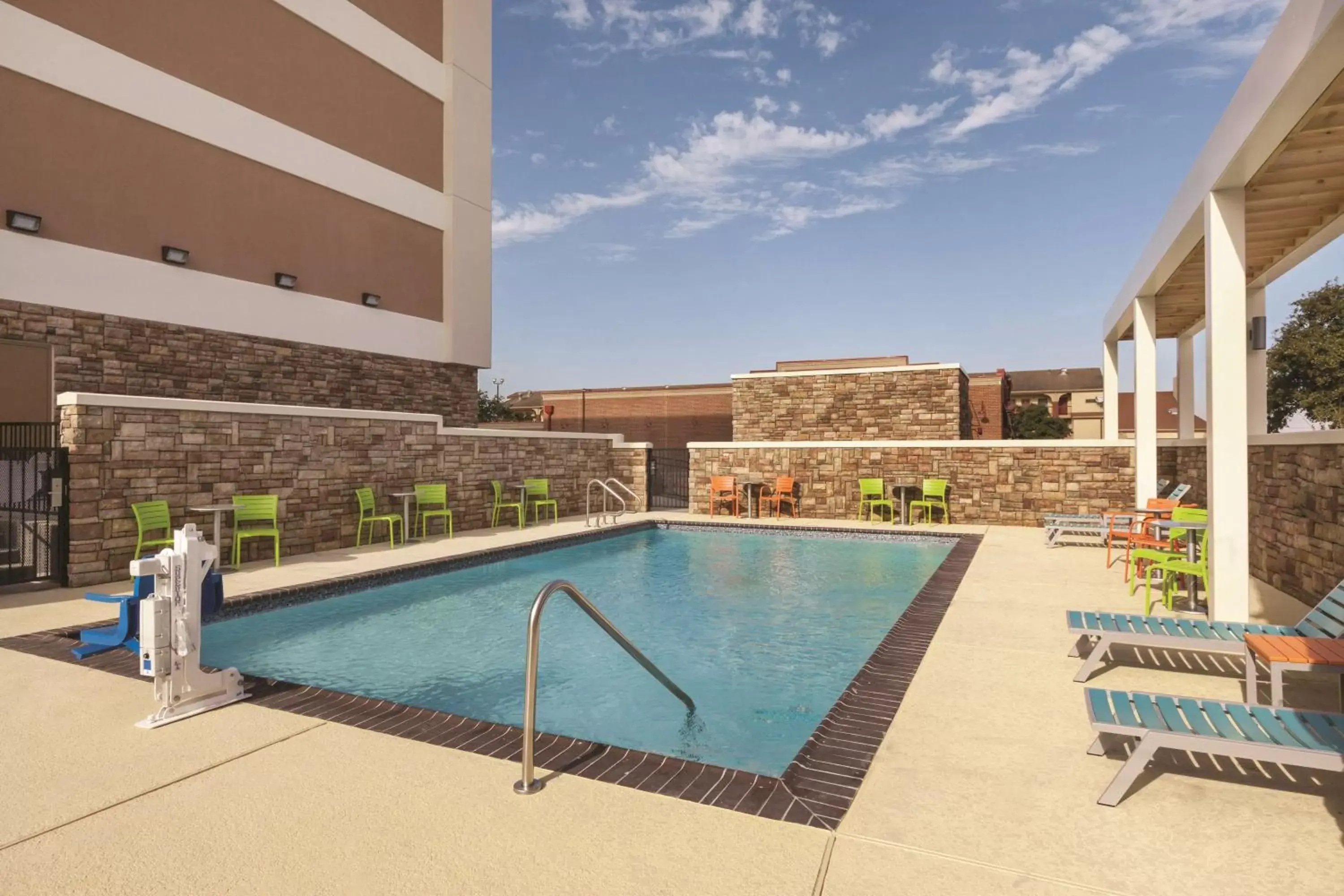 Pool view, Swimming Pool in Home2 Suites by Hilton College Station