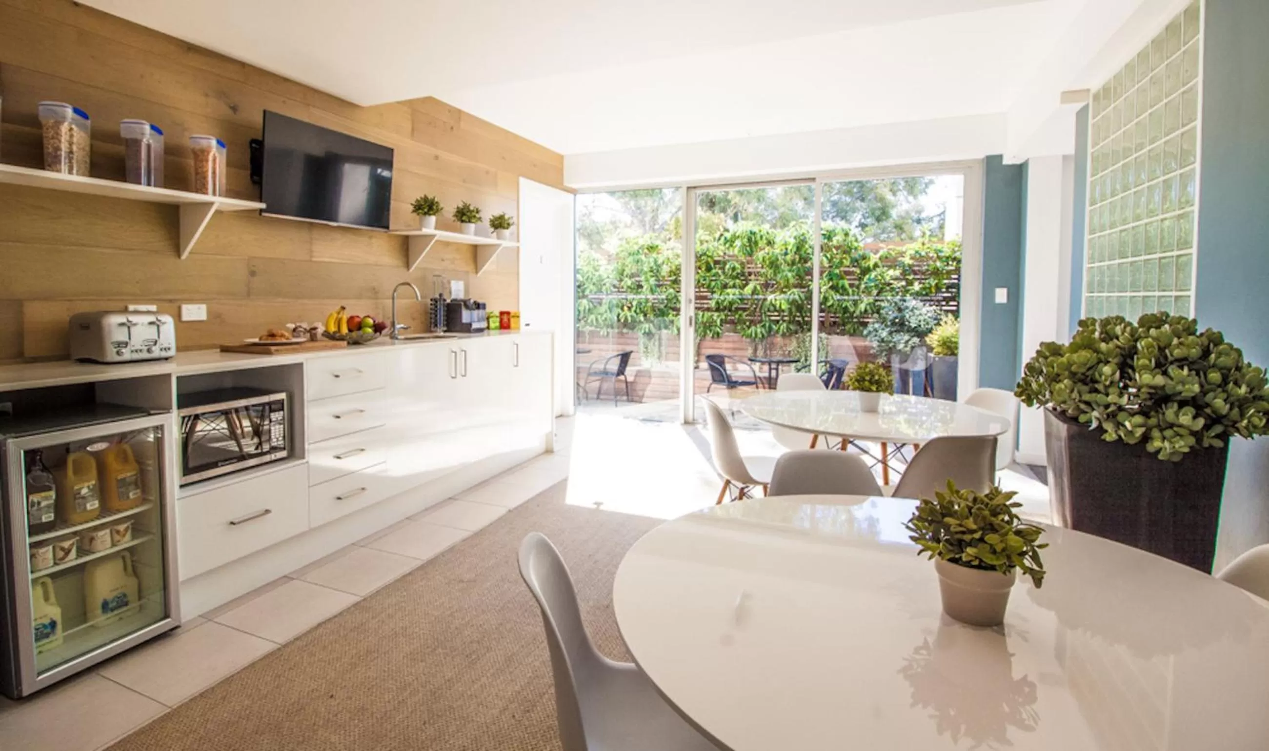 Restaurant/places to eat in Crown Hotel Surry Hills