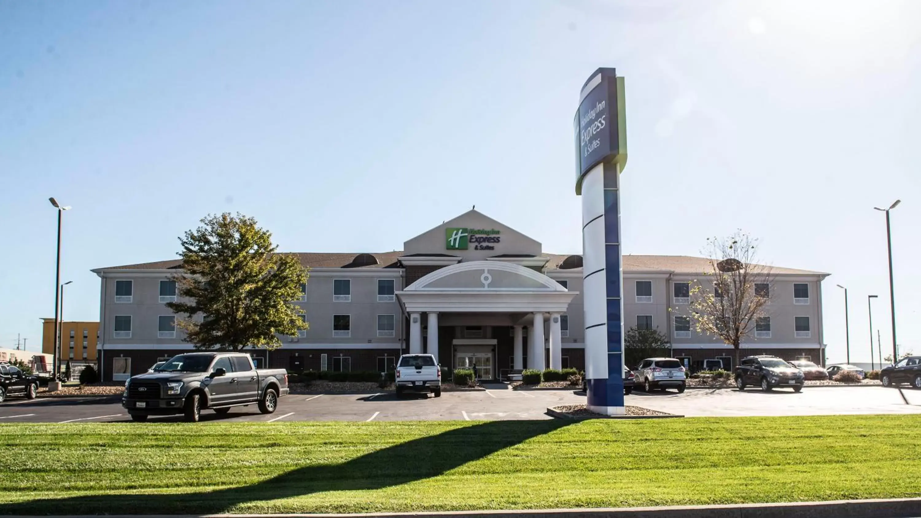 Property Building in Holiday Inn Express Hotel & Suites Sedalia, an IHG Hotel