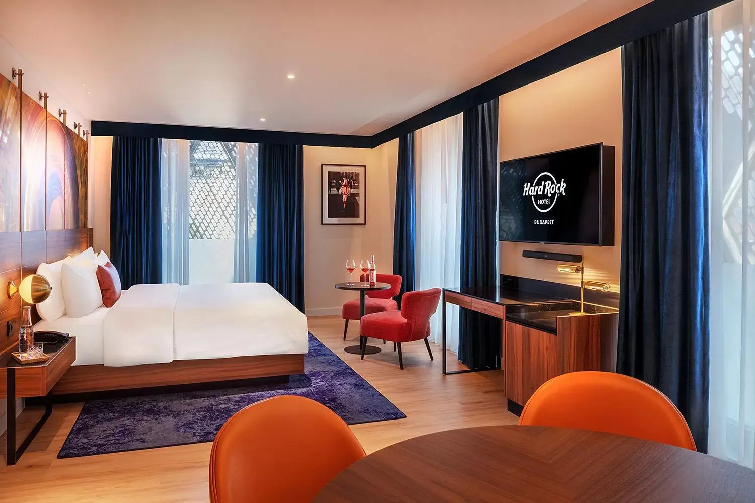 Bedroom, TV/Entertainment Center in Hard Rock Hotel Budapest