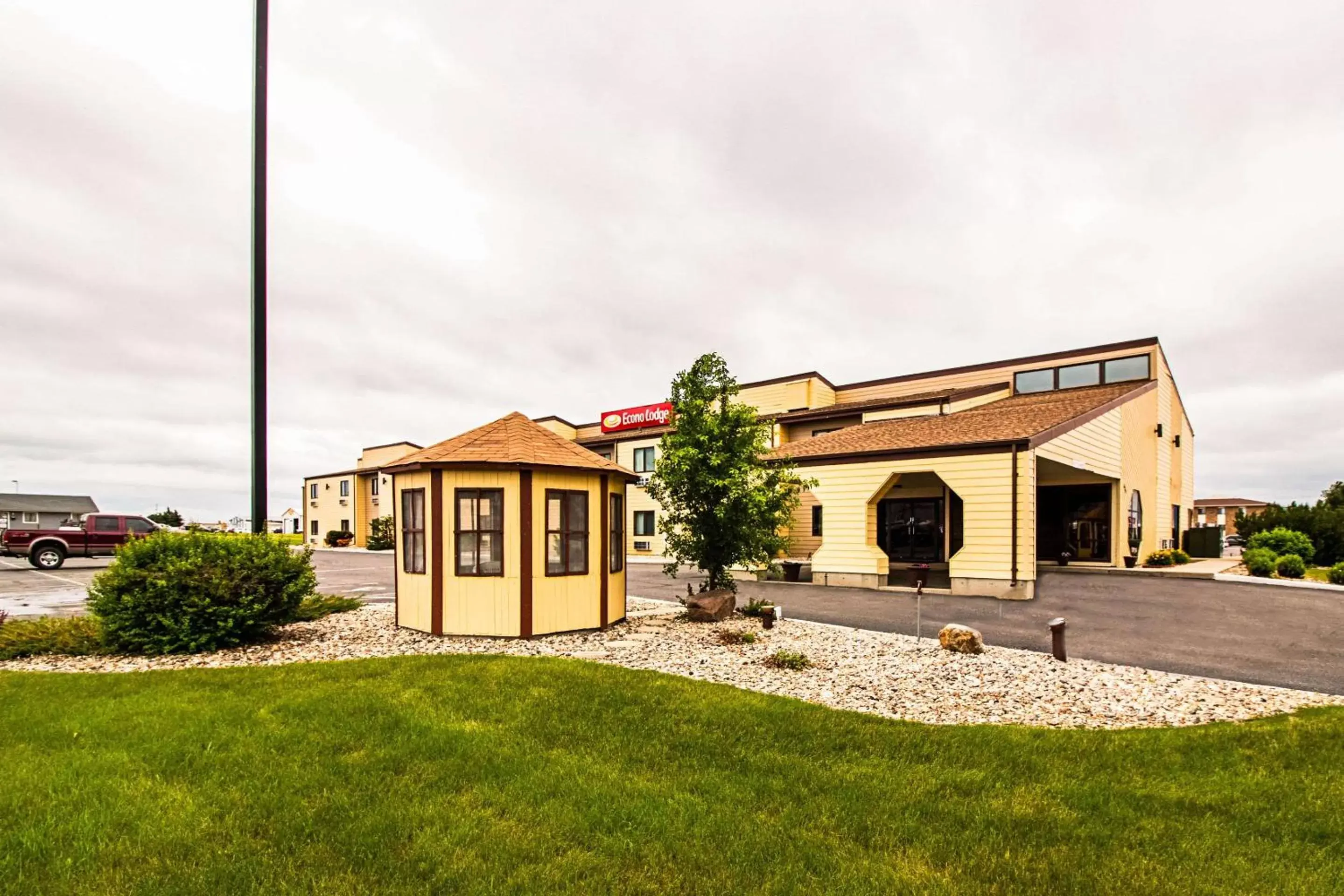 Property Building in Econo Lodge Watertown