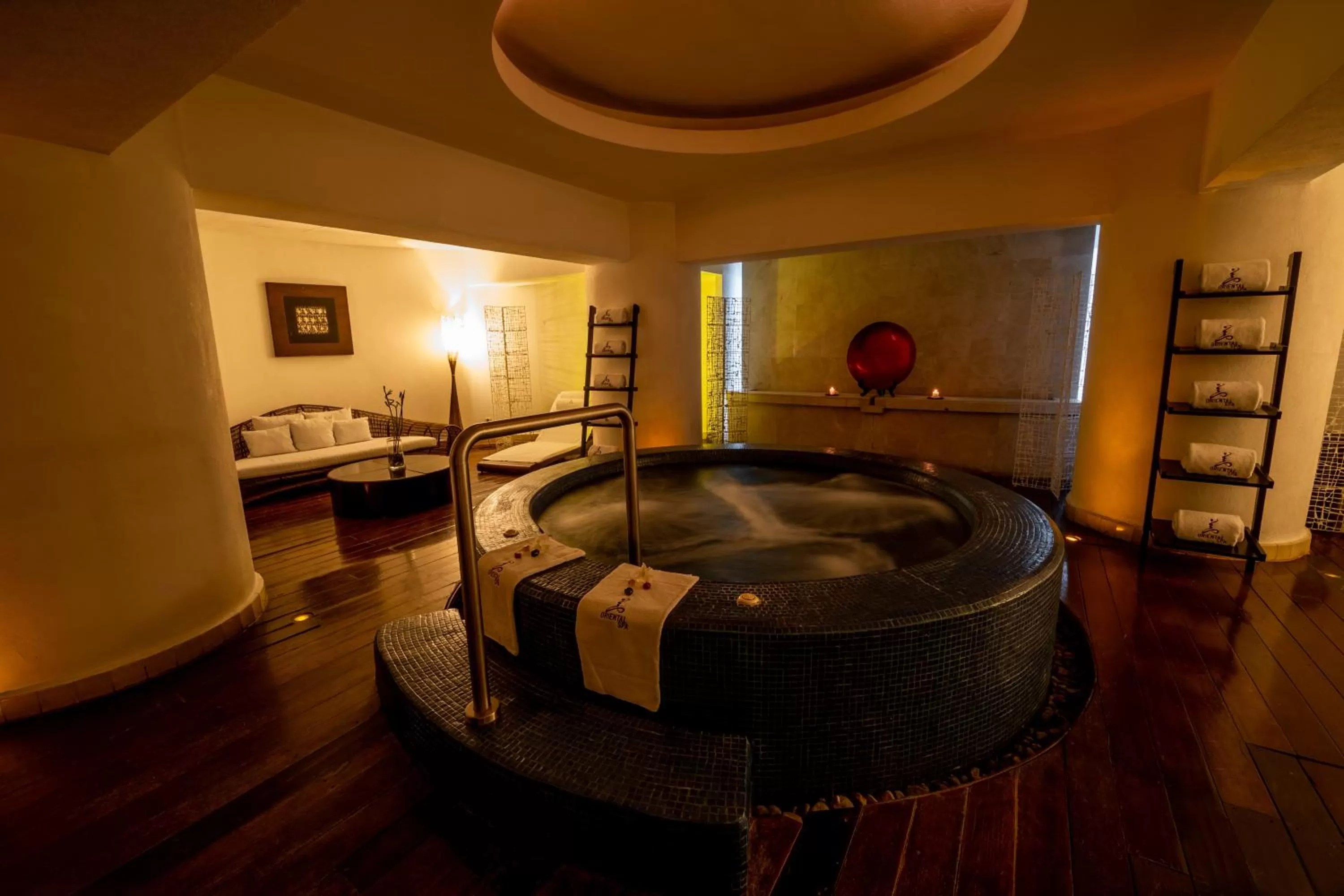 Spa and wellness centre/facilities, Bed in Emporio Acapulco
