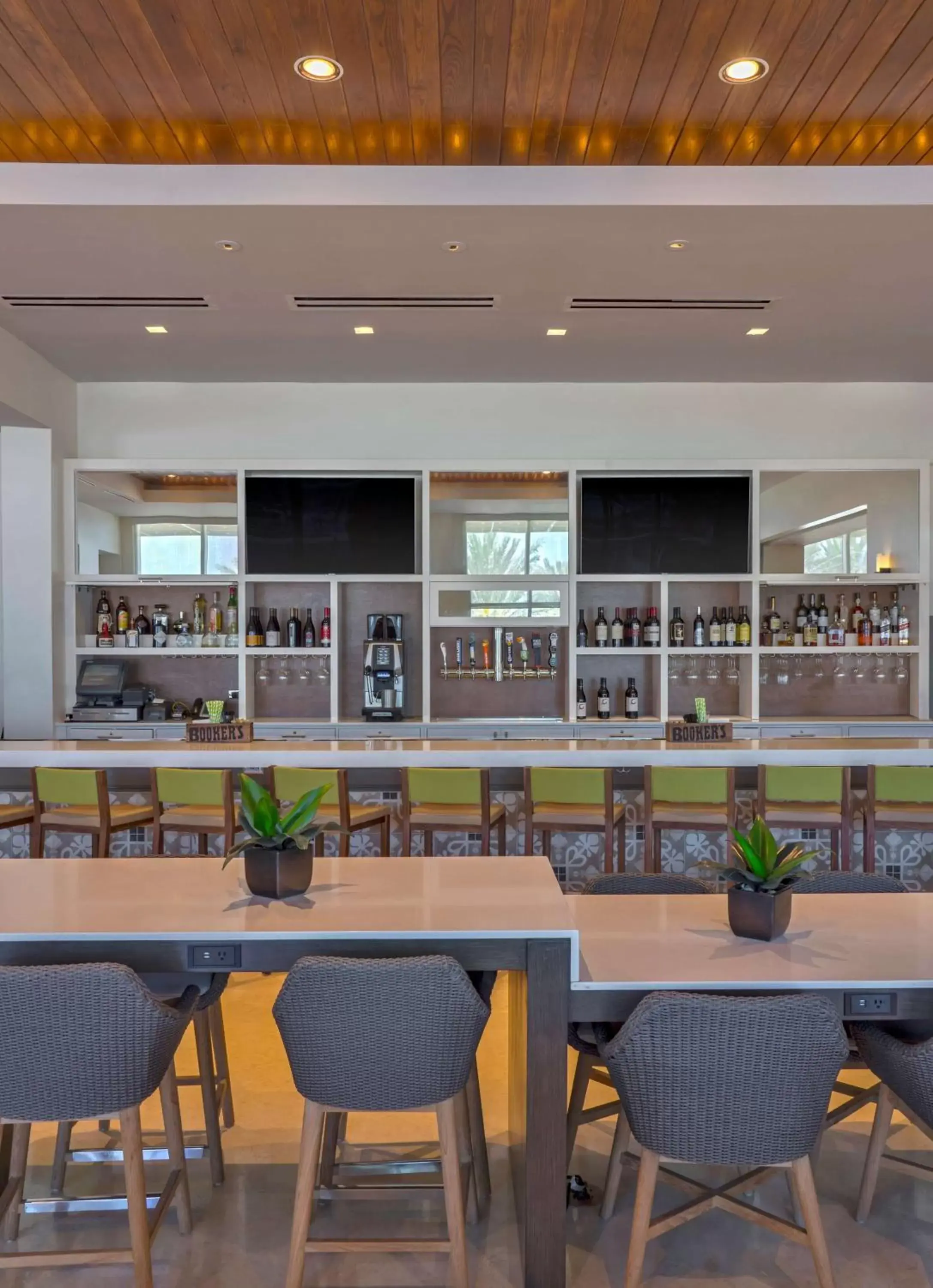 Lounge or bar, Restaurant/Places to Eat in Hyatt Regency Clearwater Beach Resort & Spa