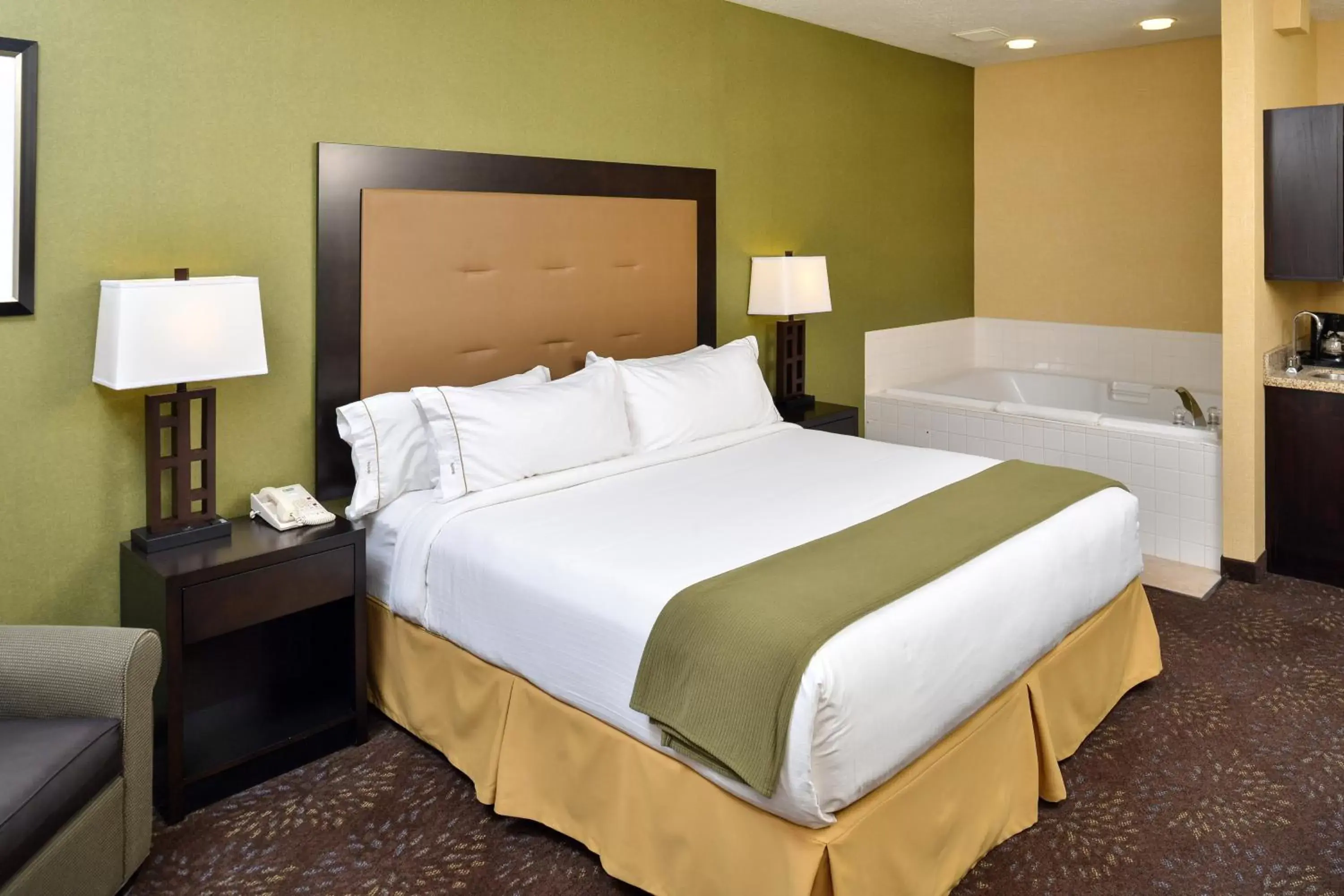 Photo of the whole room, Bed in Holiday Inn Express Hotel & Suites Charlotte, an IHG Hotel