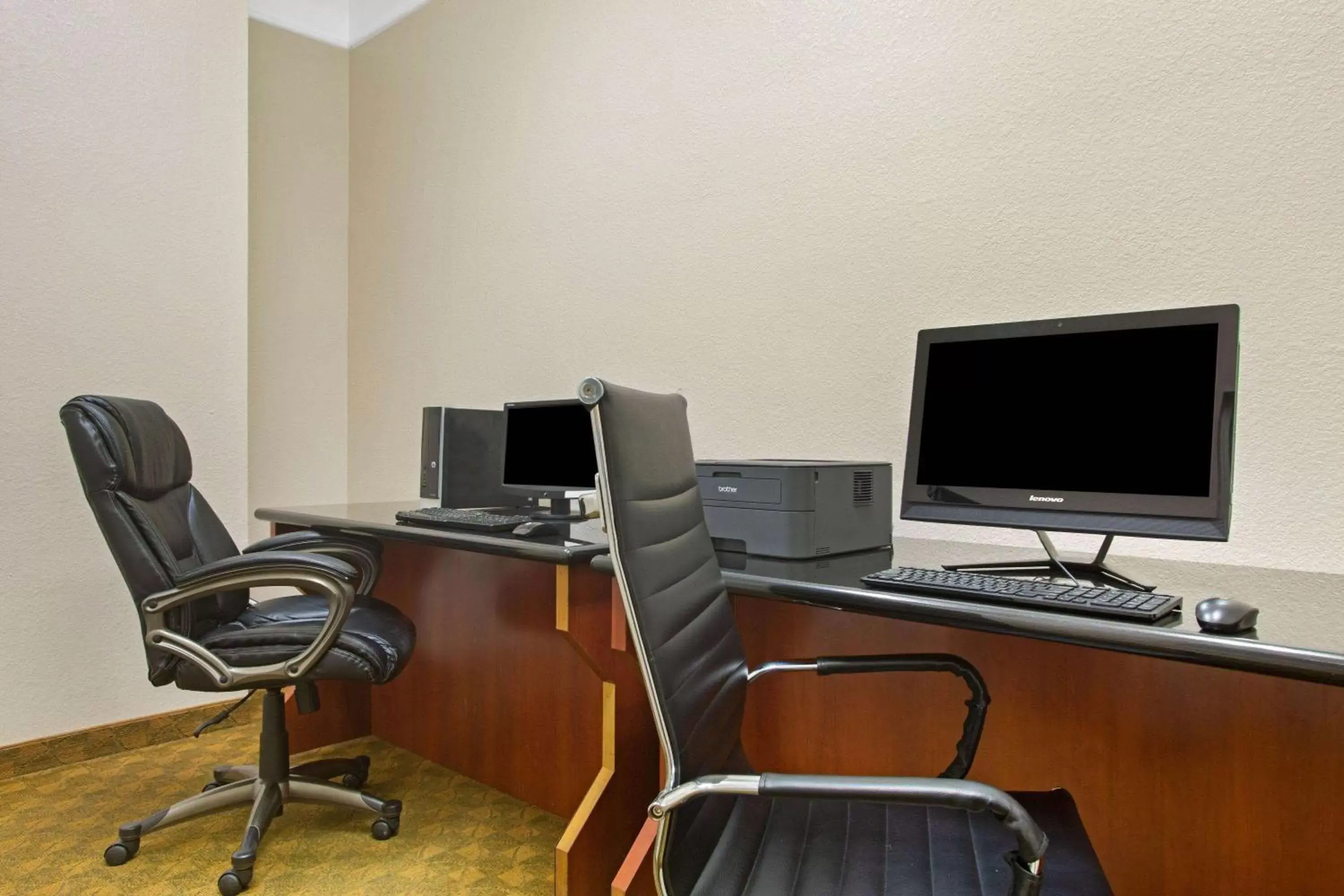 Business facilities, Business Area/Conference Room in La Quinta by Wyndham Belton - Temple South