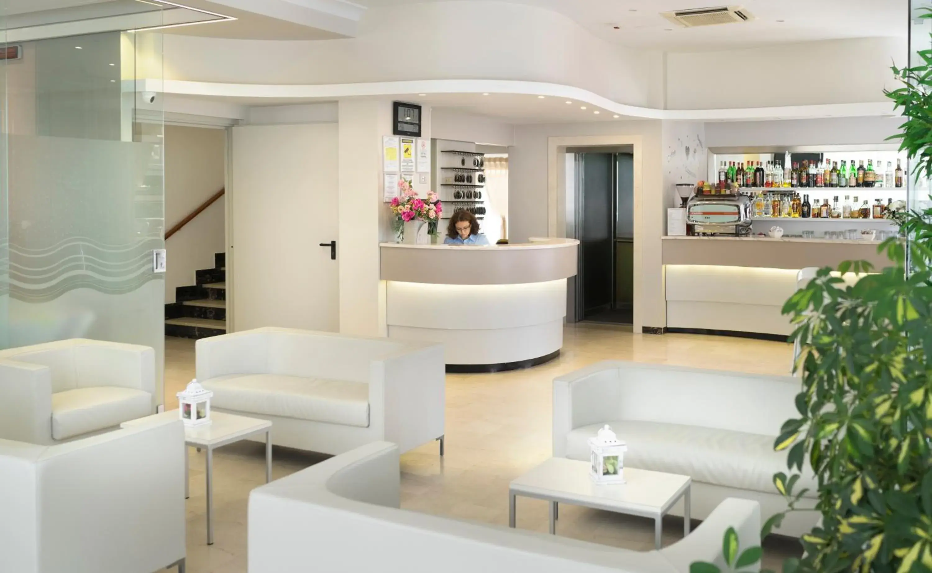 Lobby or reception, Lounge/Bar in Hotel Radar