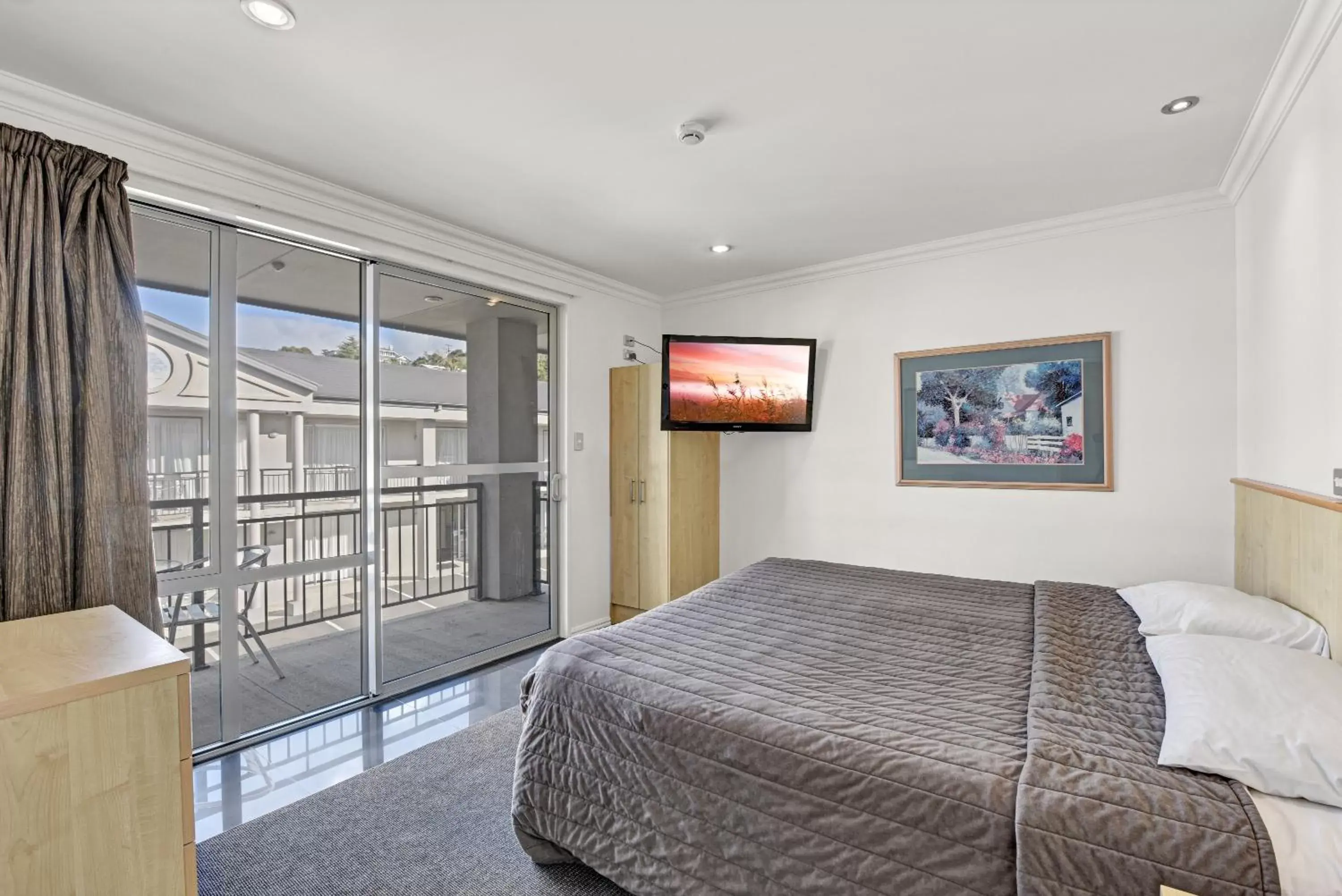 Deluxe Four-Bedroom Apartment in The Hotel Nelson Deluxe Four-Bedroom Apartment in The Hotel Nelson