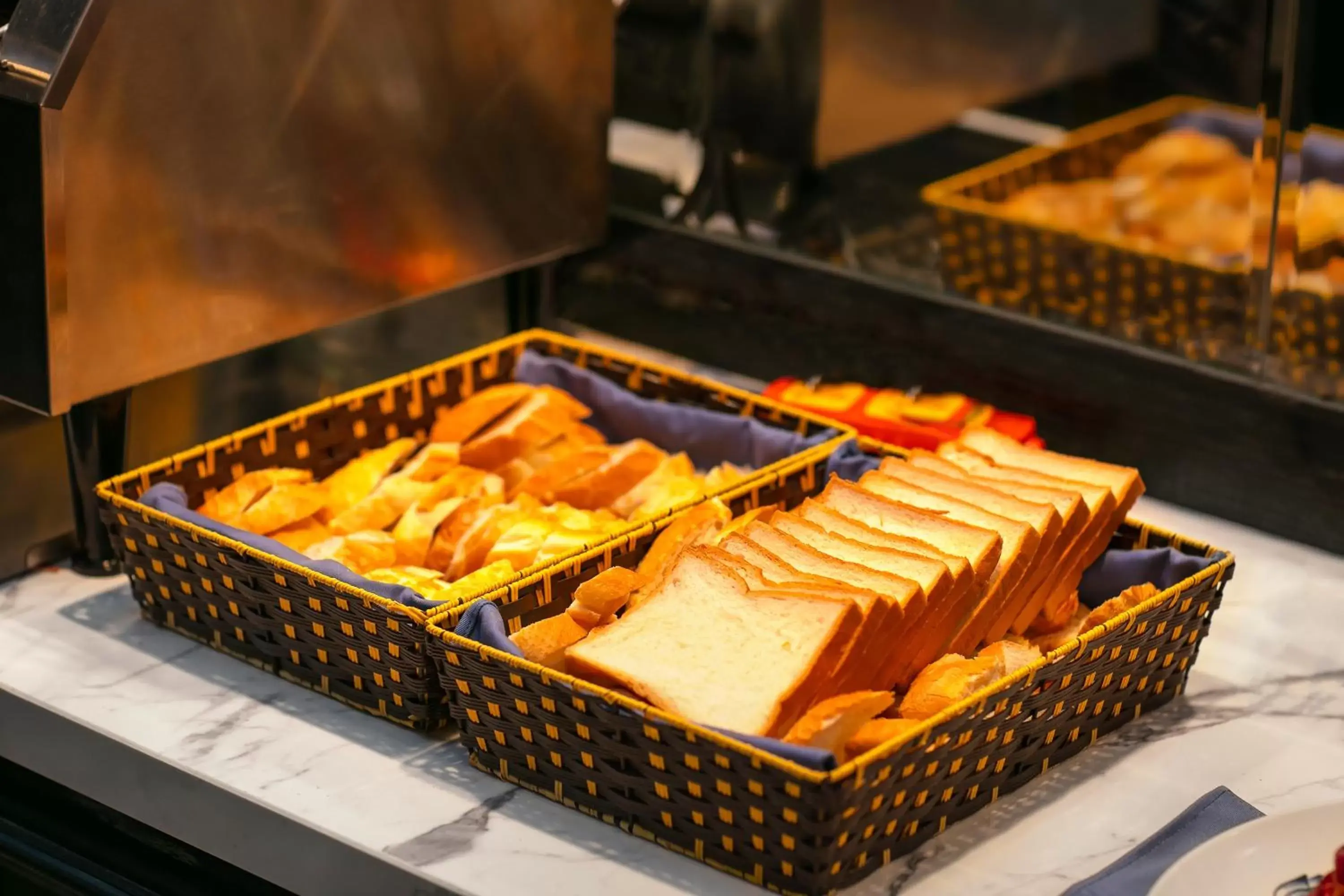 Food and drinks in Hanoi Paradise Center Hotel & Spa Food and drinks in Hanoi Paradise Center Hotel & Spa