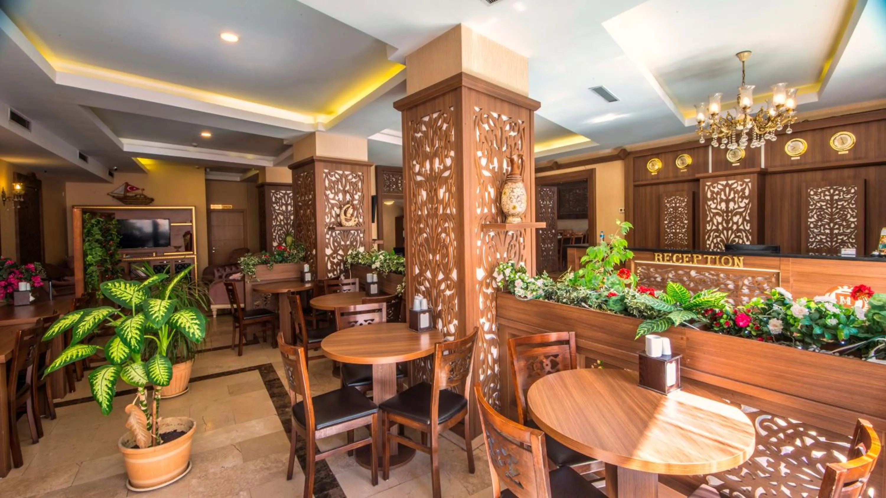 Restaurant/places to eat in Montagna Hera Hotel Taksim