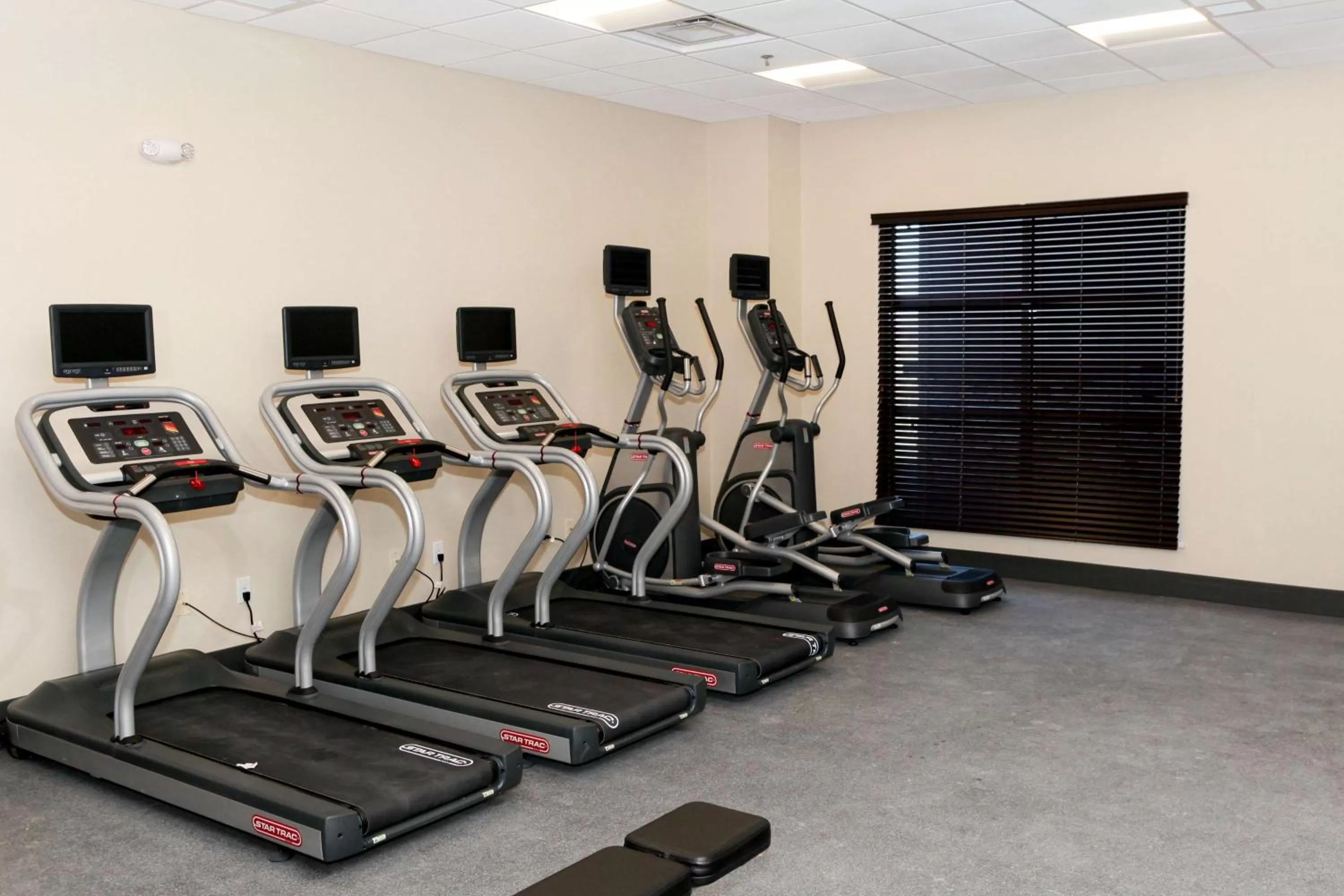 Fitness centre/facilities in Hampton Inn & Suites Lafayette
