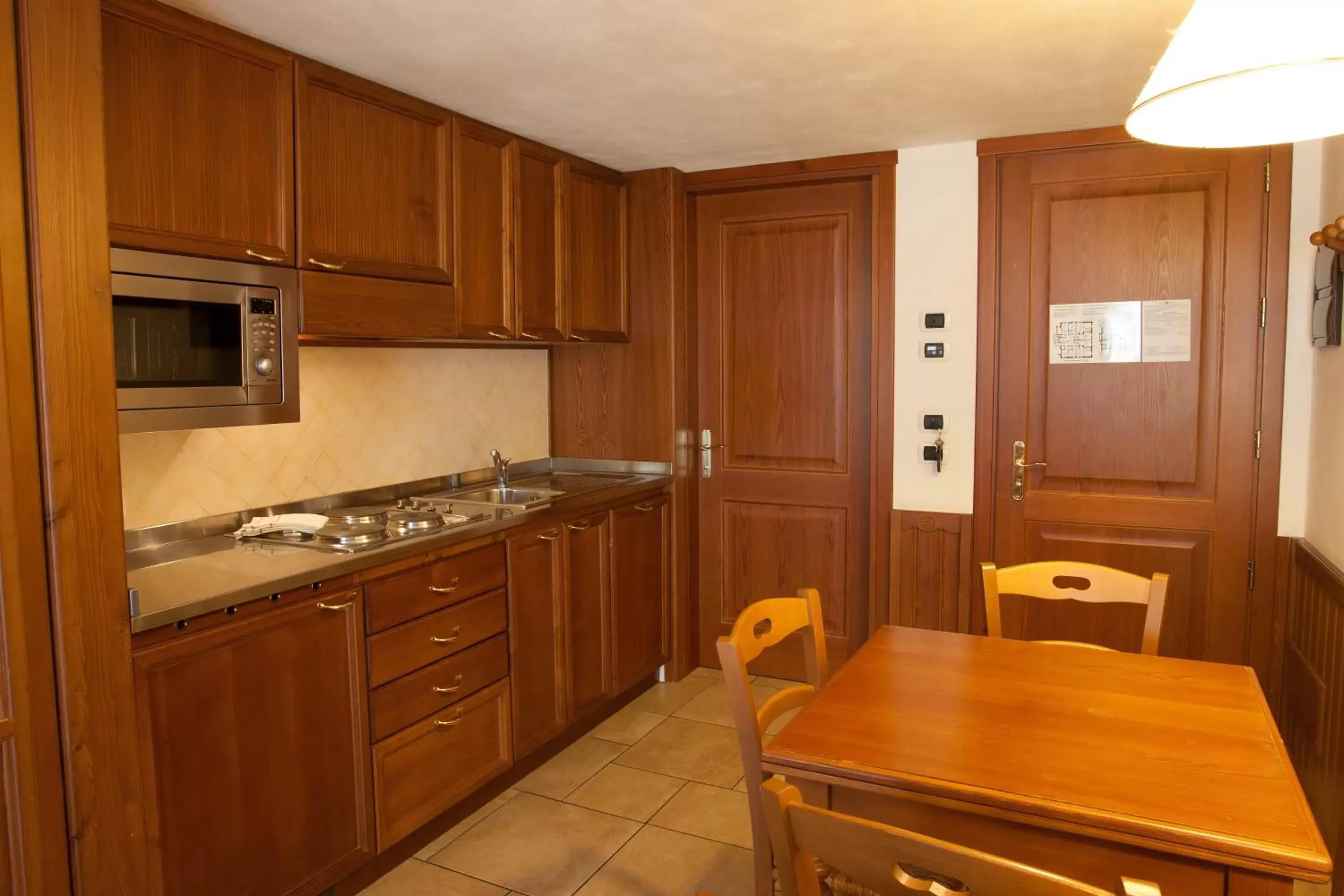 Kitchen or kitchenette, Kitchen/Kitchenette in Residence Le Grand Chalet