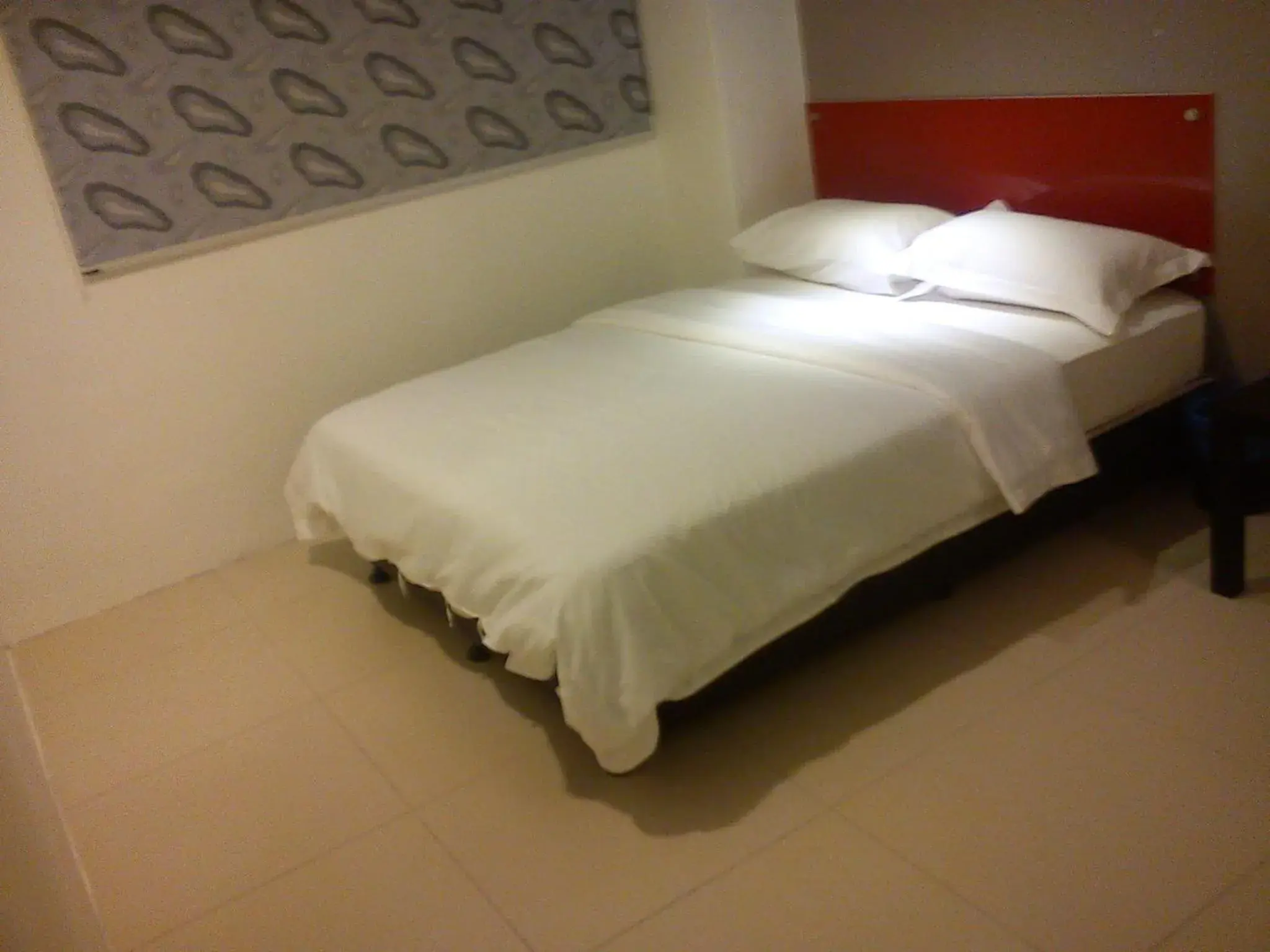 Photo of the whole room, Bed in M Design Hotel - Pandan Indah