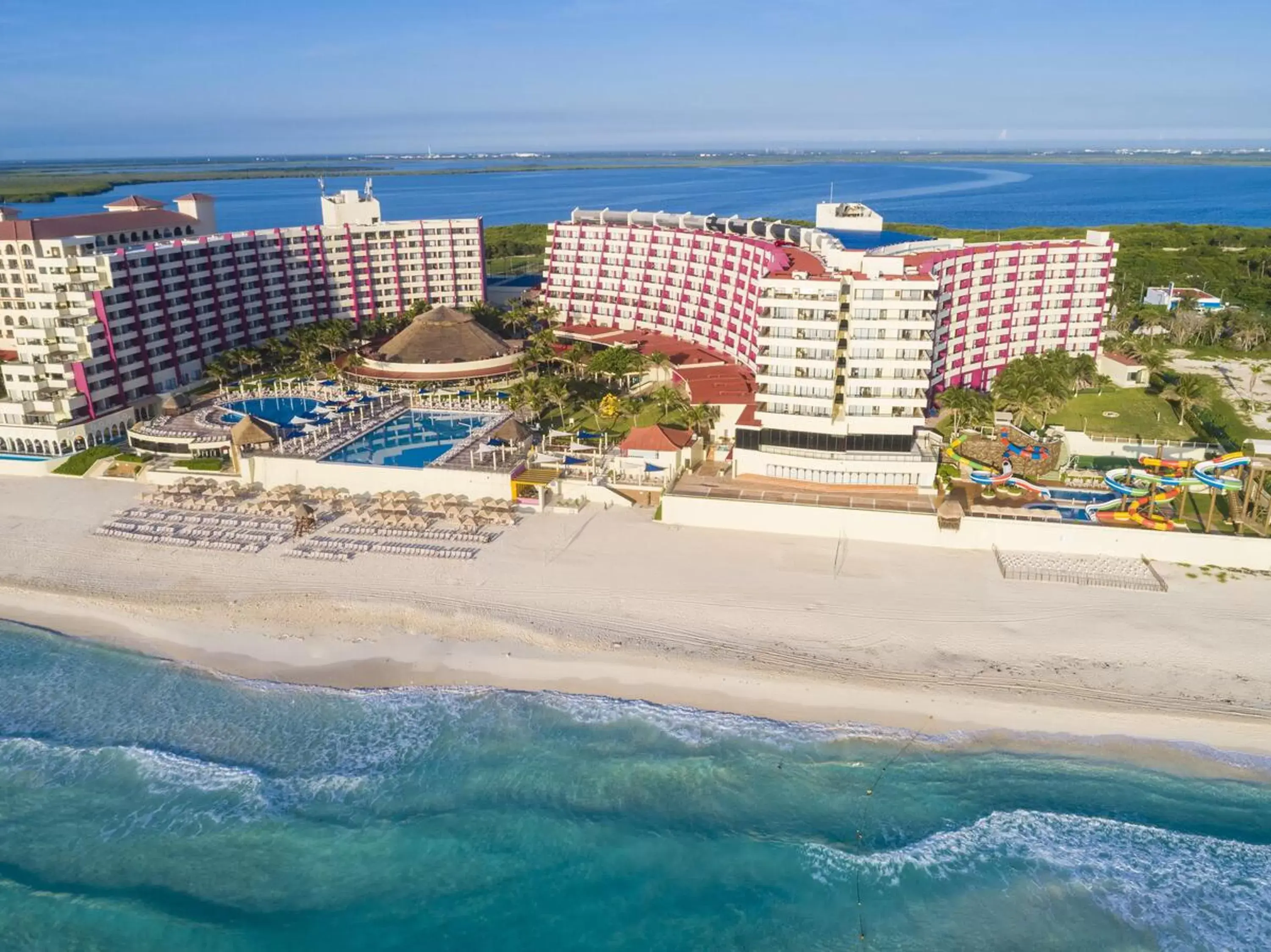 Property building, Bird's-eye View in Crown Paradise Club Cancun - All Inclusive
