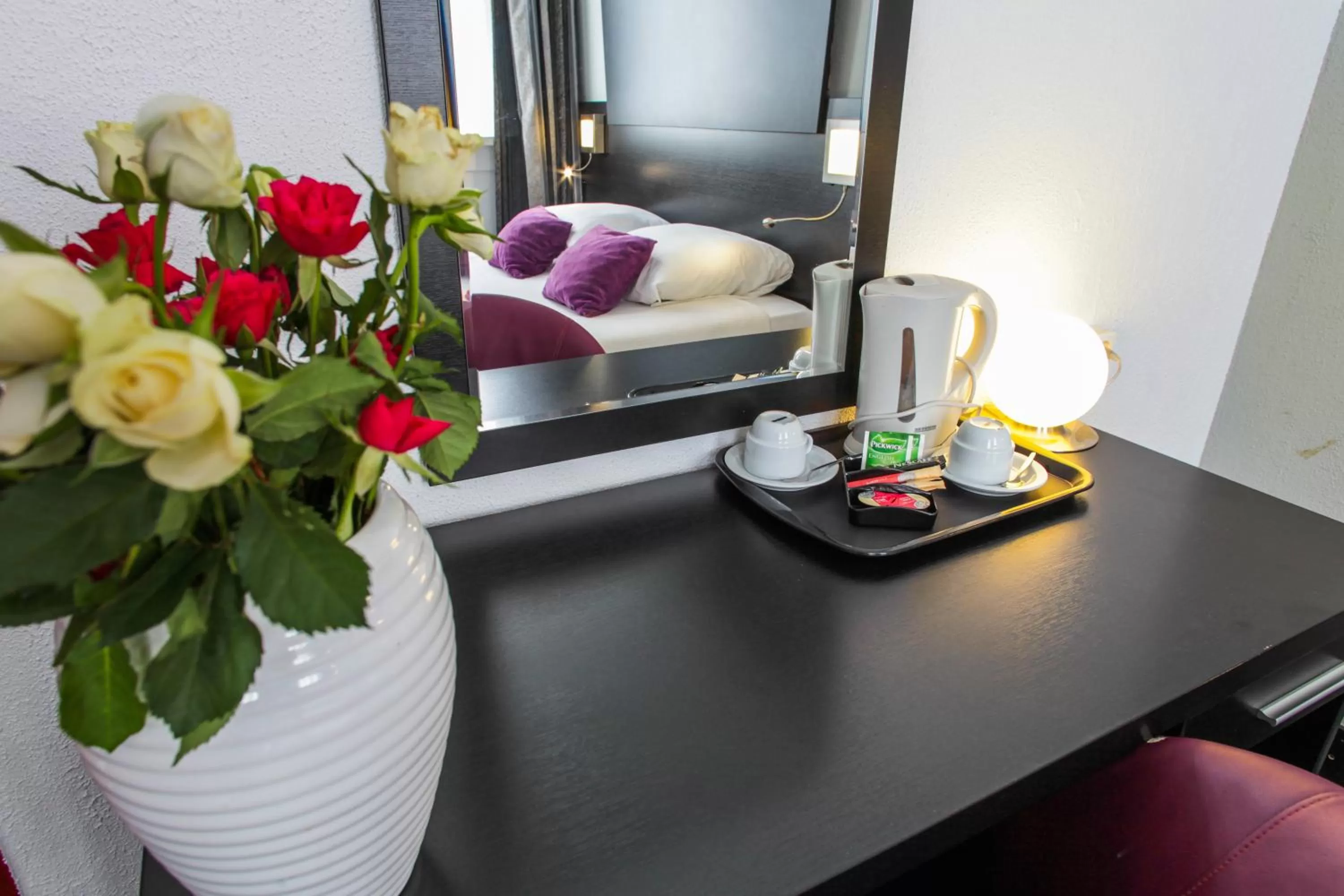 Seating area, Bed in Hotel De Looier