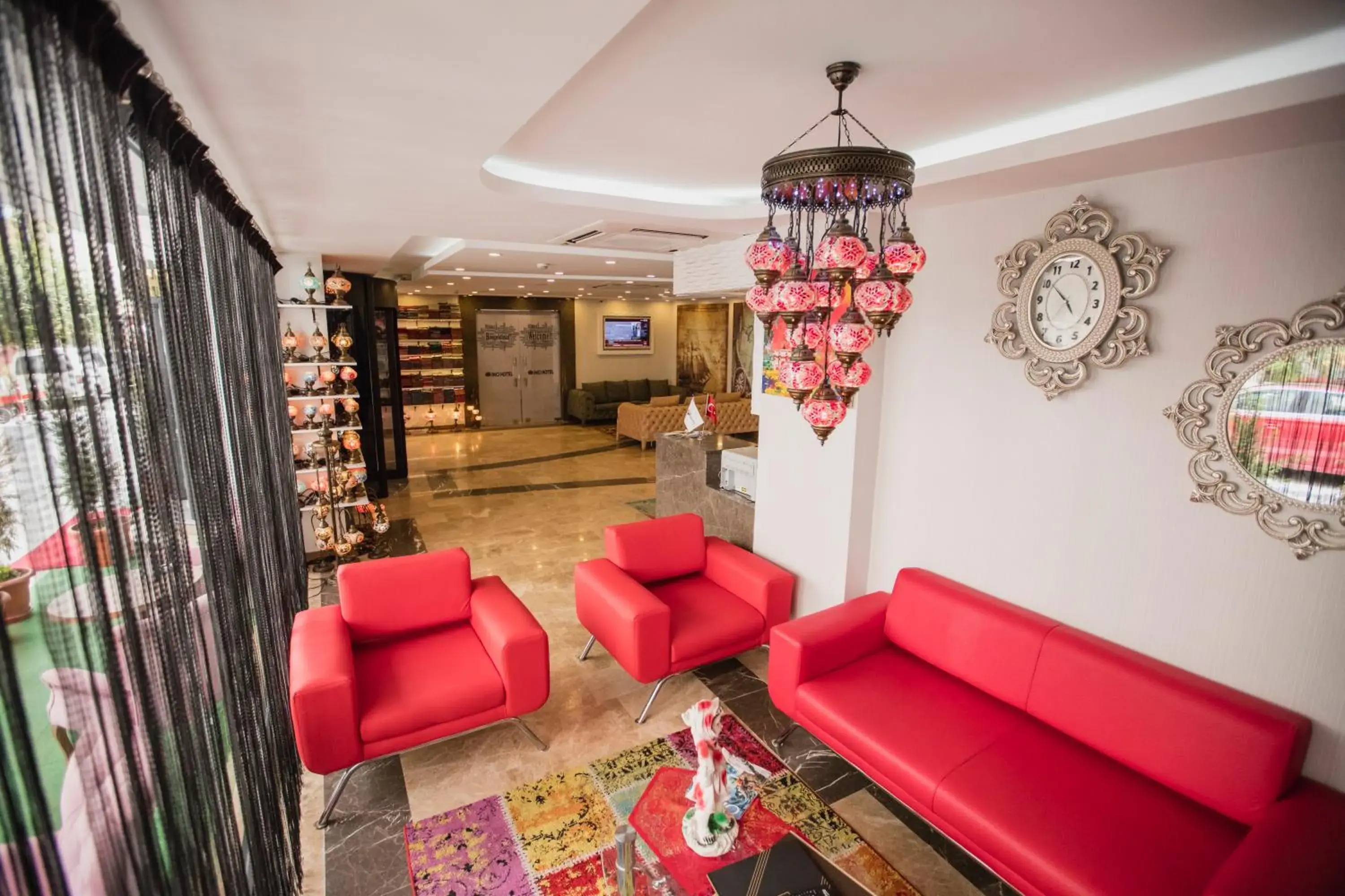 Communal lounge/ TV room, Lounge/Bar in Royal İnci Spa Hotel