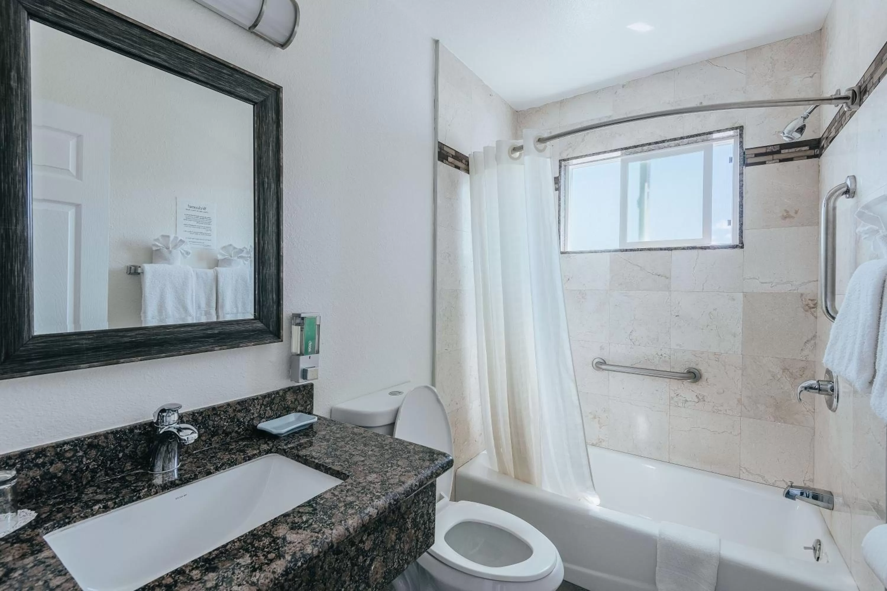 Bathroom in Sea Air Inn & Suites - Downtown - Restaurant Row