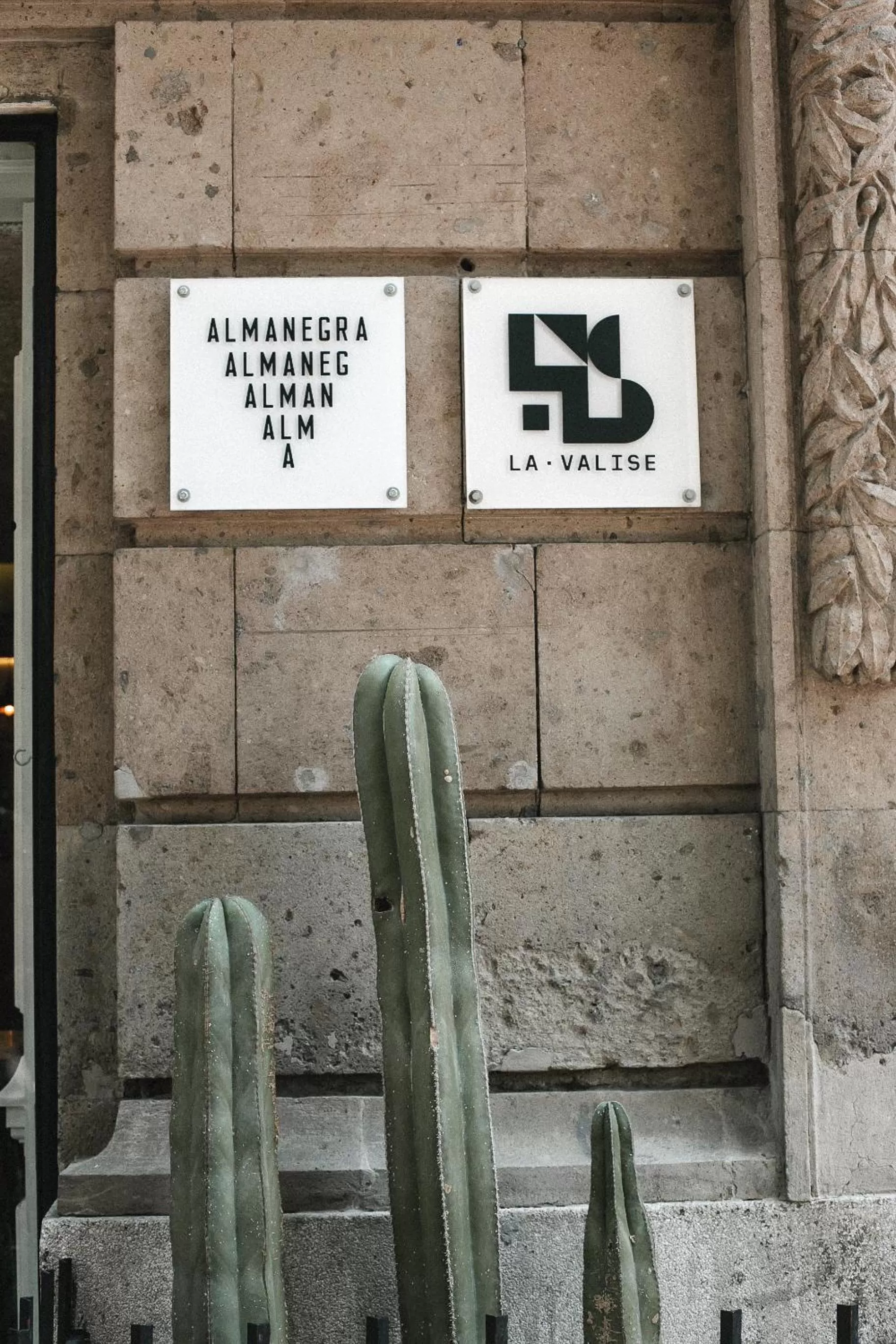 Facade/entrance in La Valise Mexico City, Member of Small Luxury Hotels