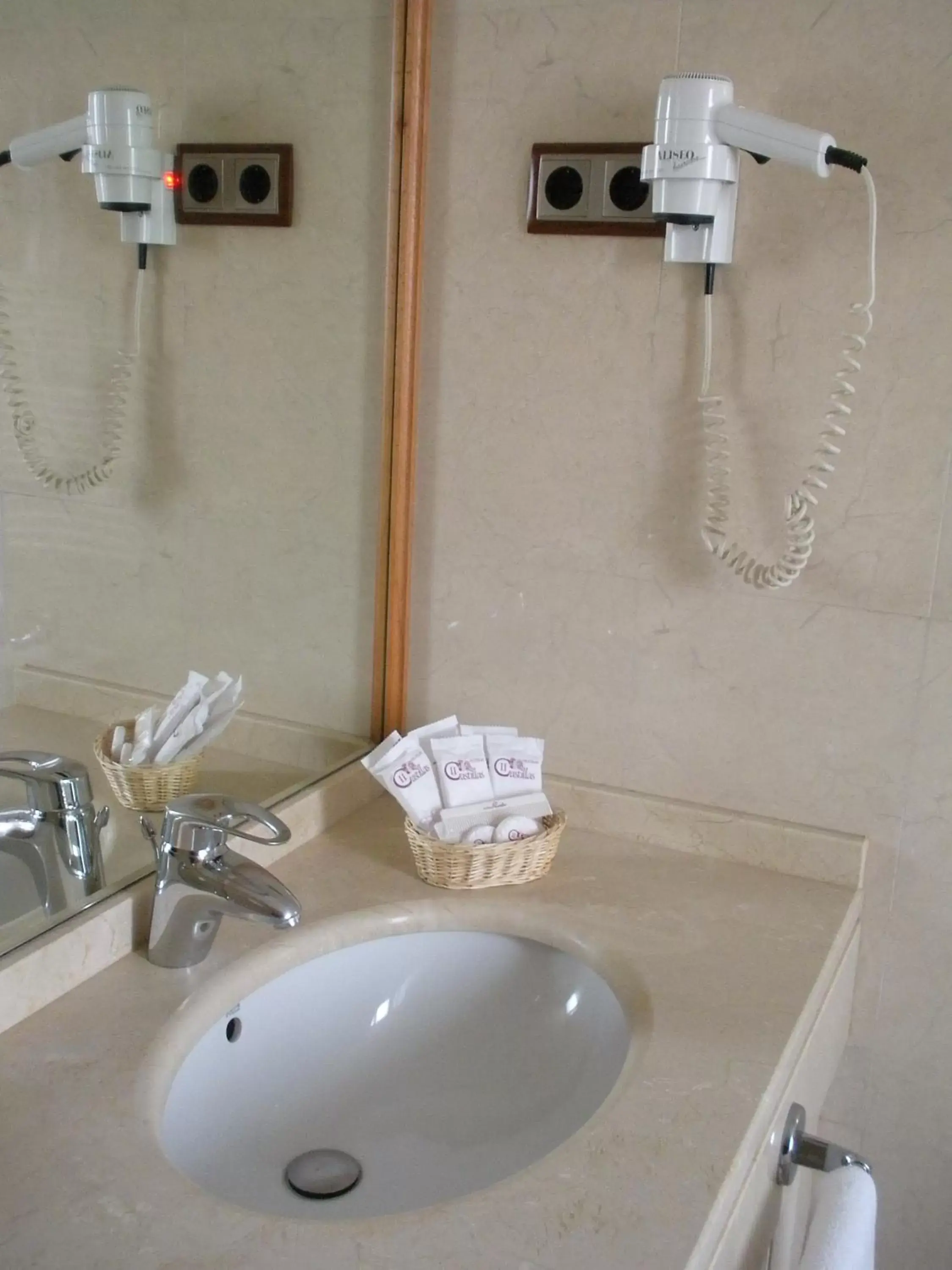 Bathroom in II Castillas Madrid